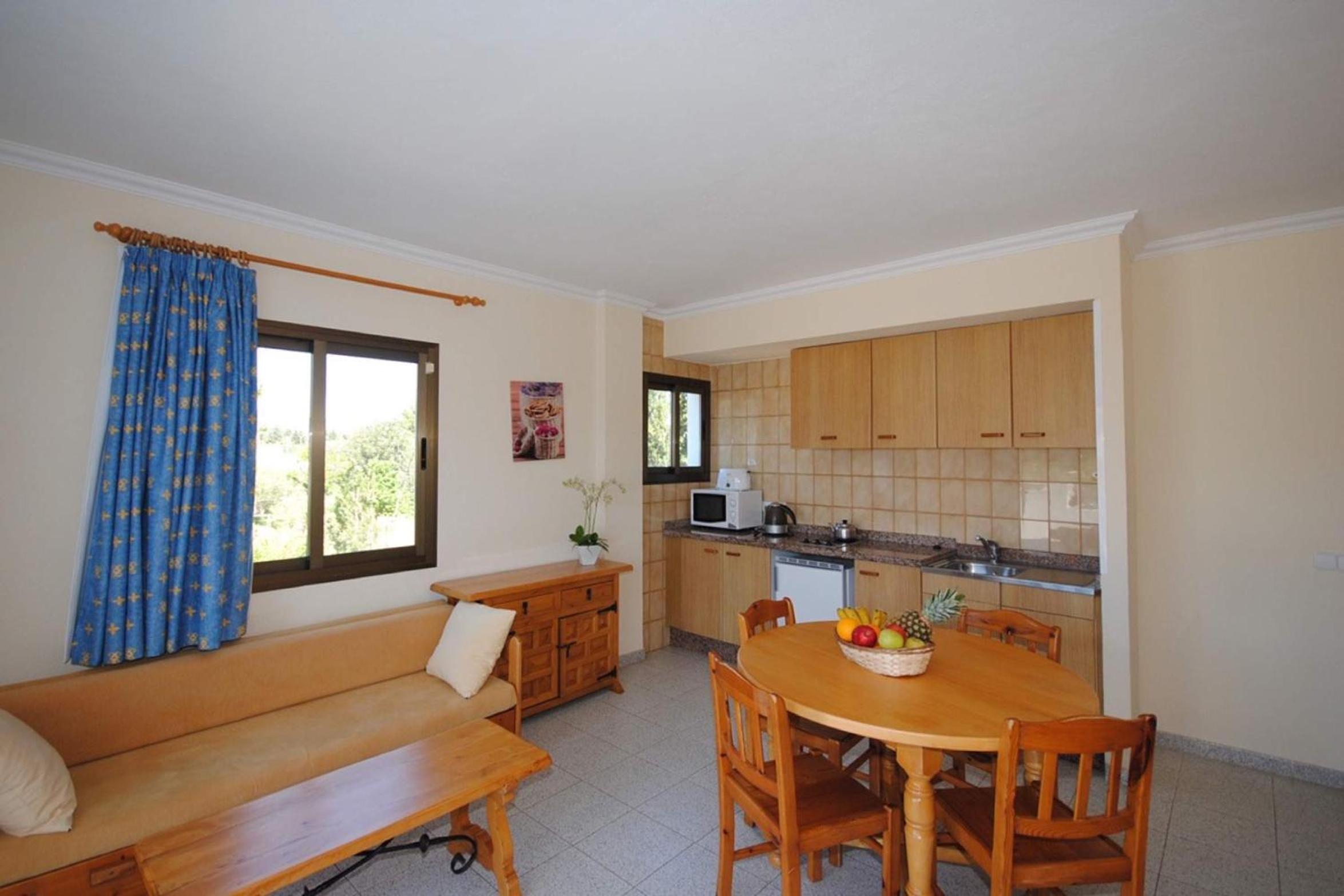Premium Two-Bedroom Apartment with Pool View photo 2