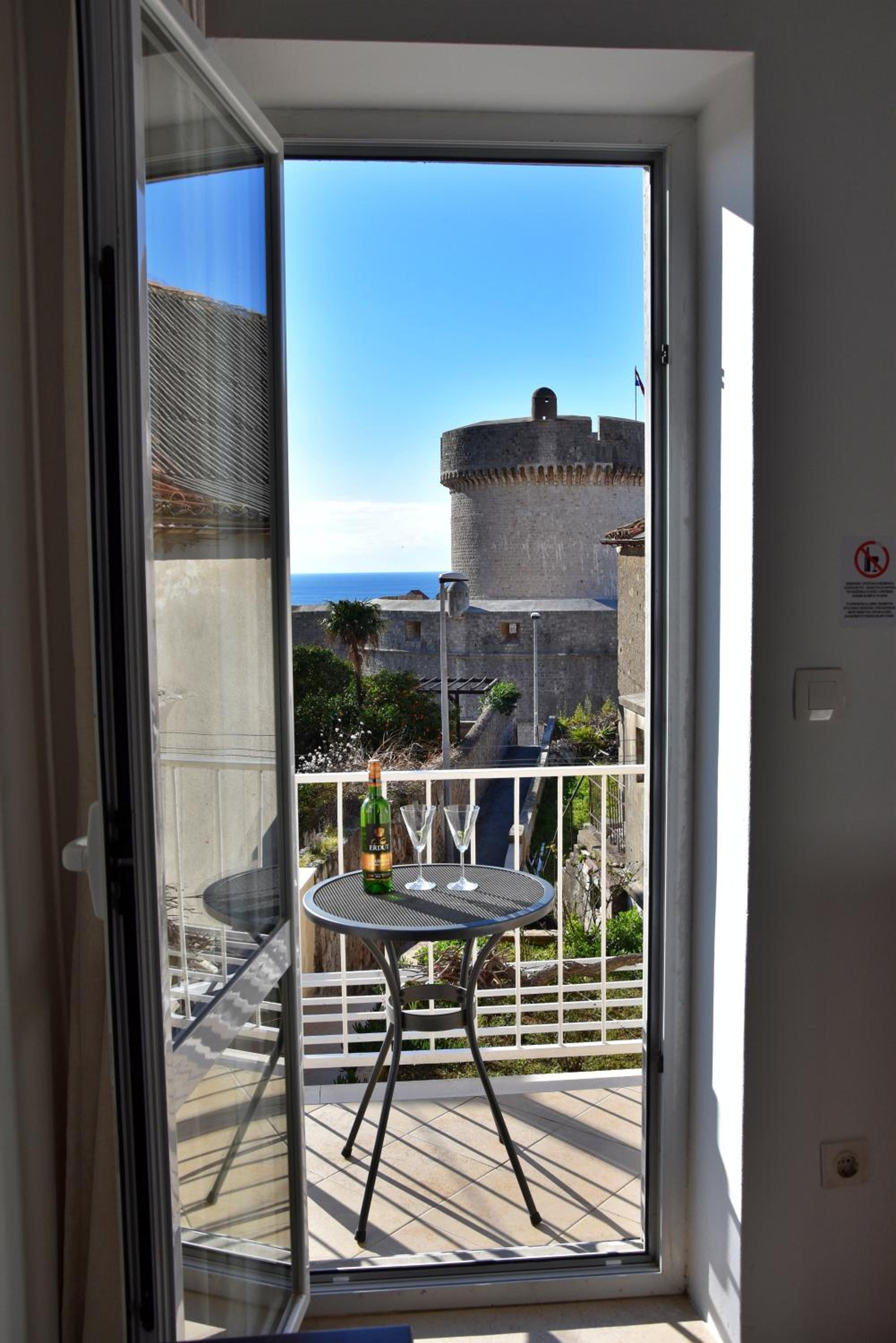 Double Room With Balcony And Sea View photo 2