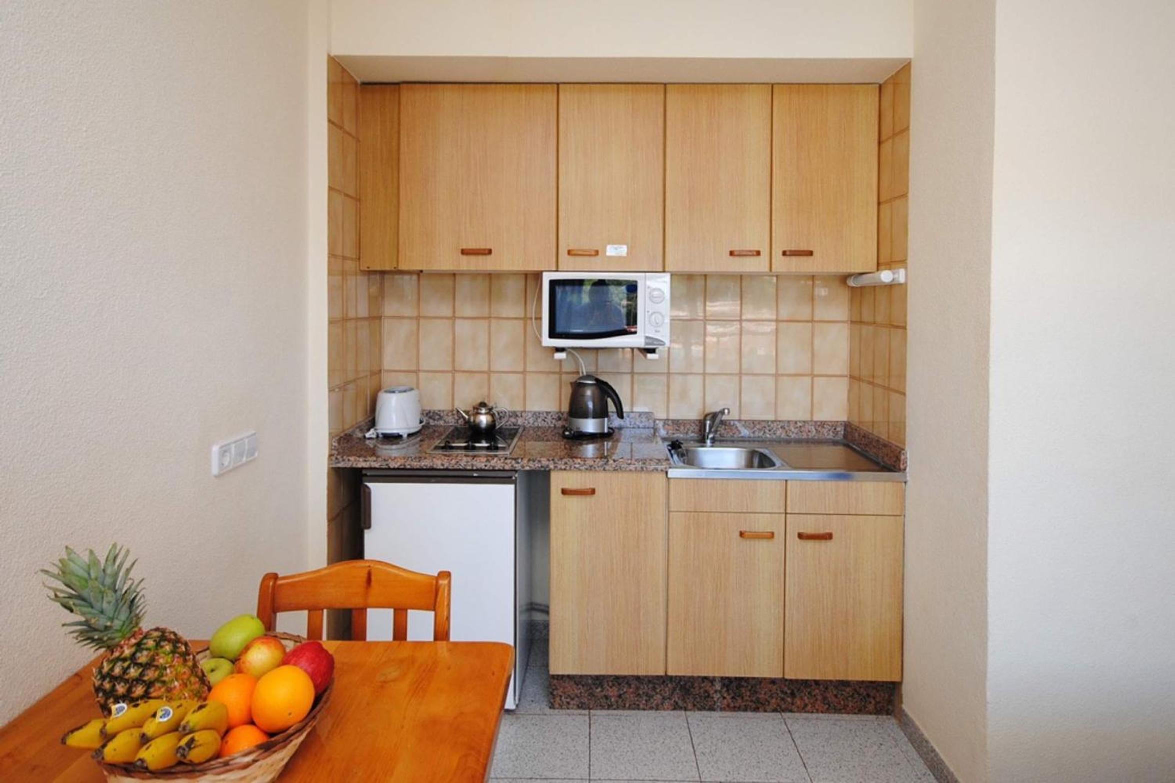 One-Bedroom Apartment (2 Adults + 2 Children) photo 3
