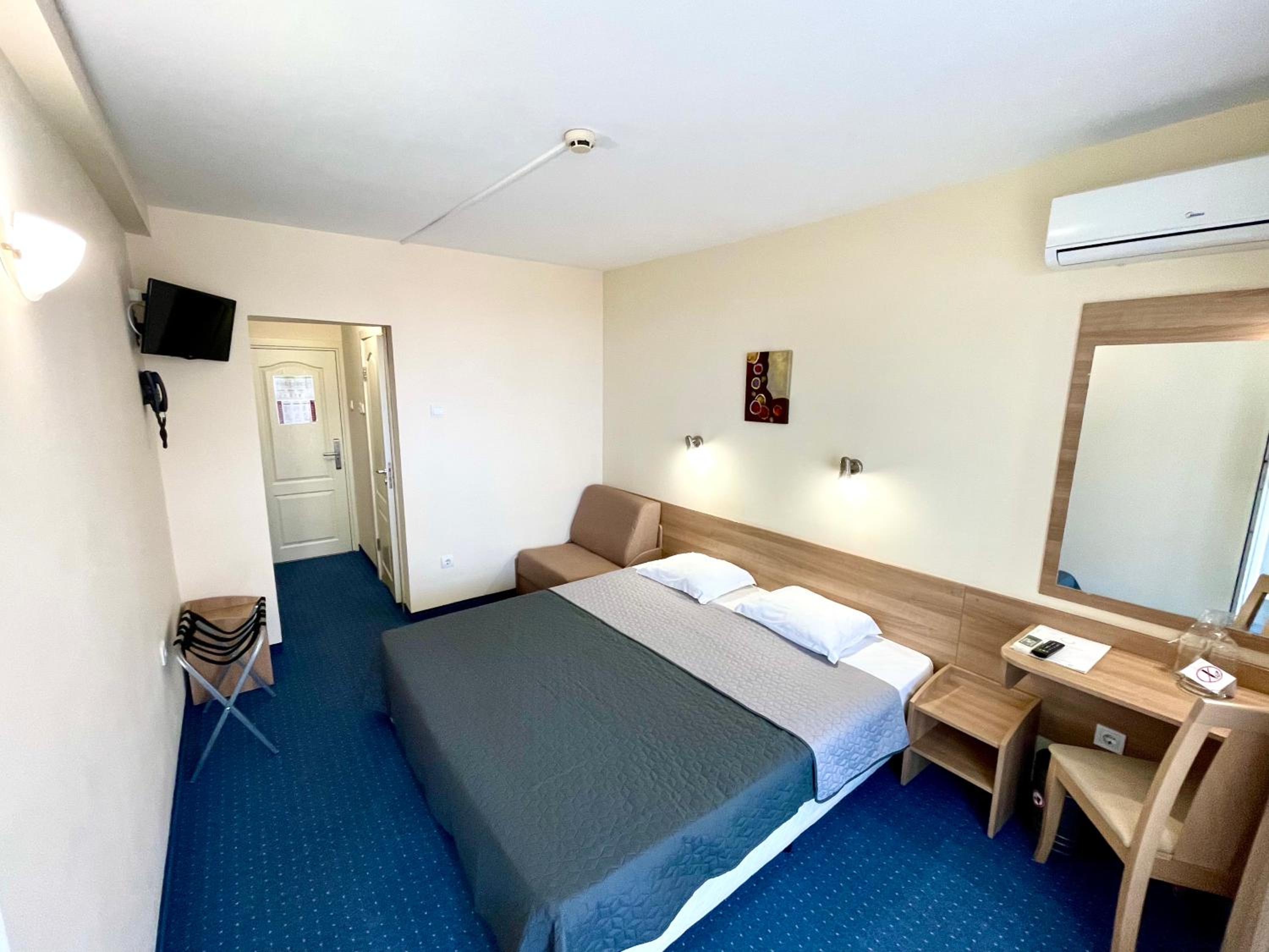 Single Room with Balcony photo 1