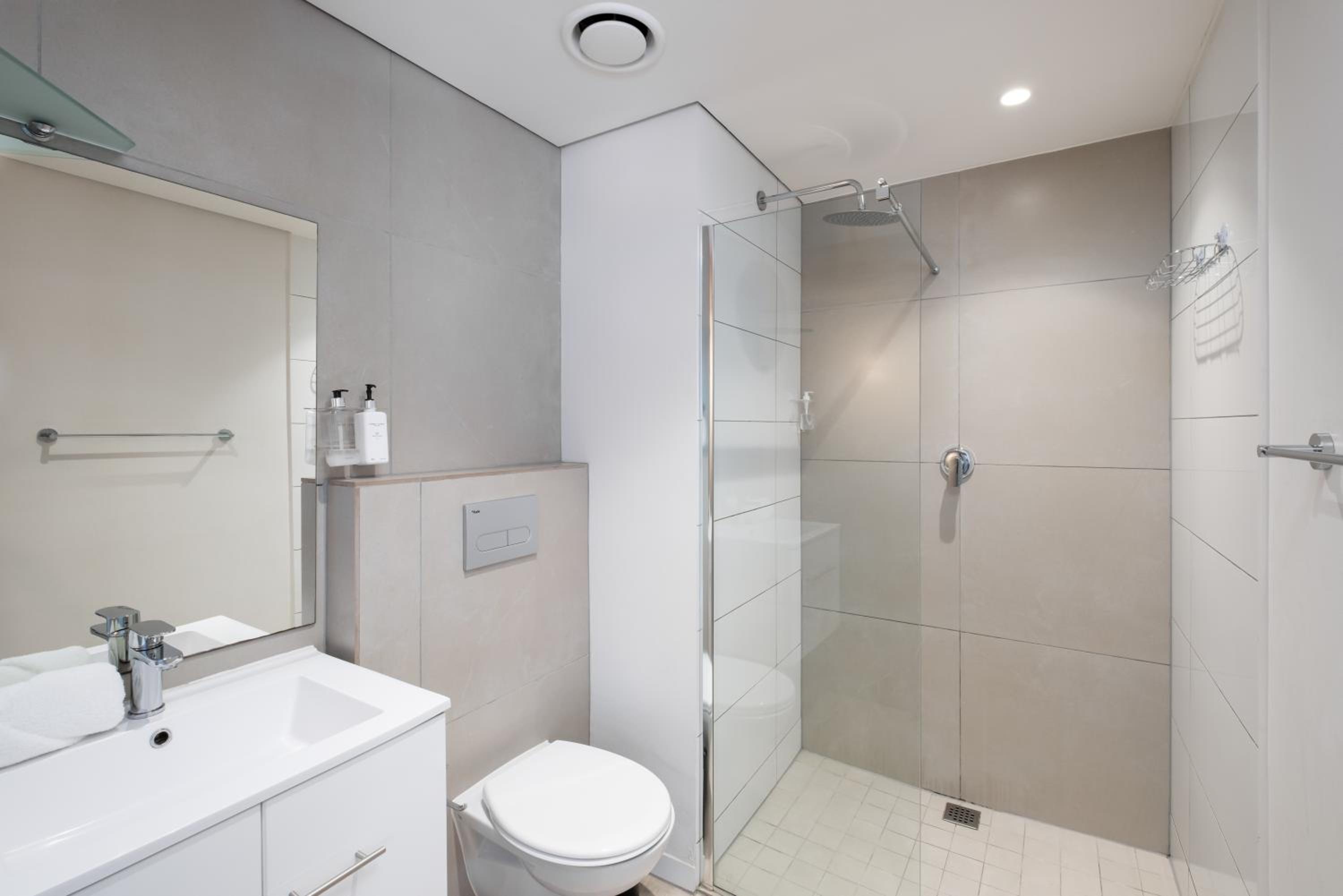 Two-Bedroom Apartment - Photo 11