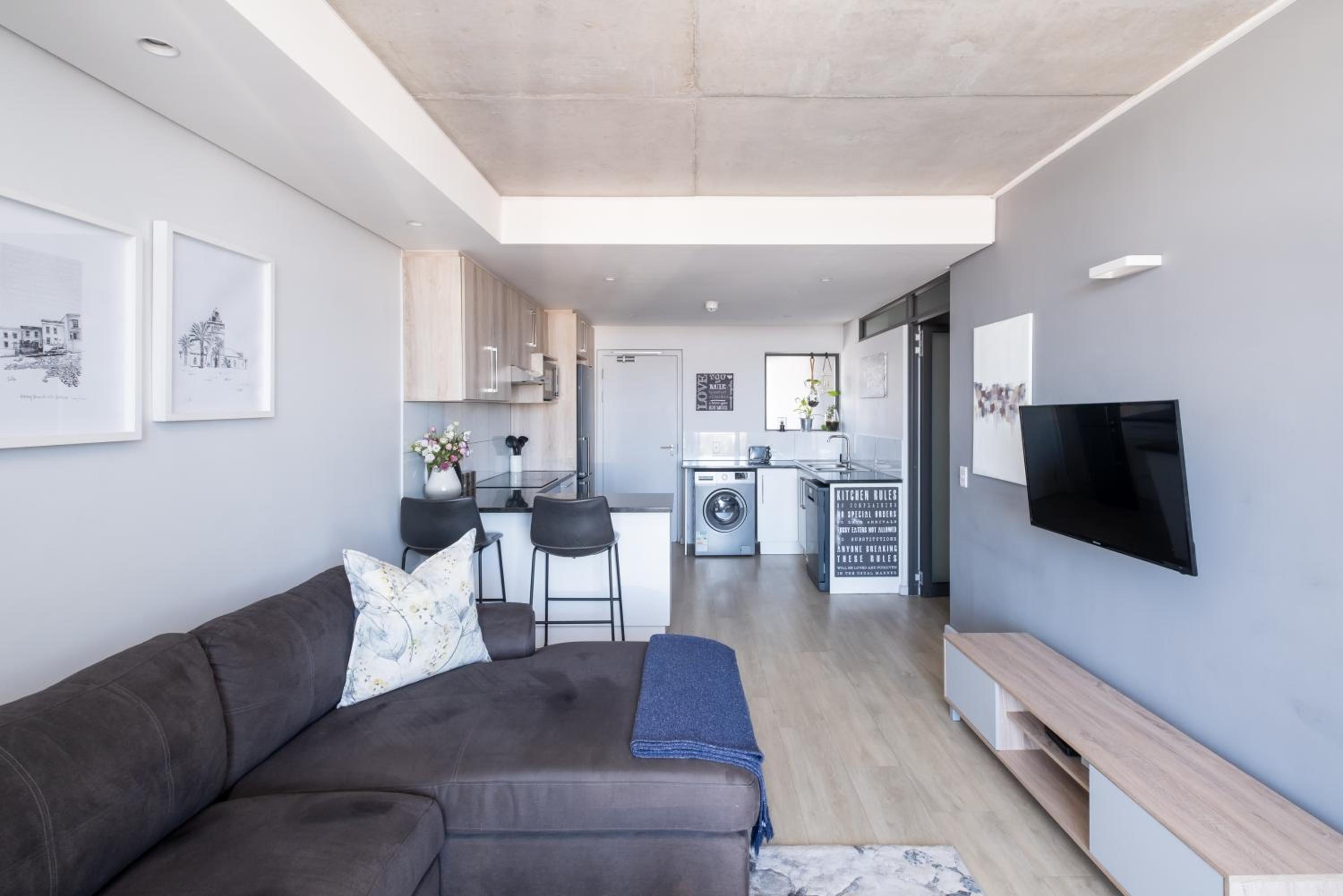 Two-Bedroom Apartment - Photo 23