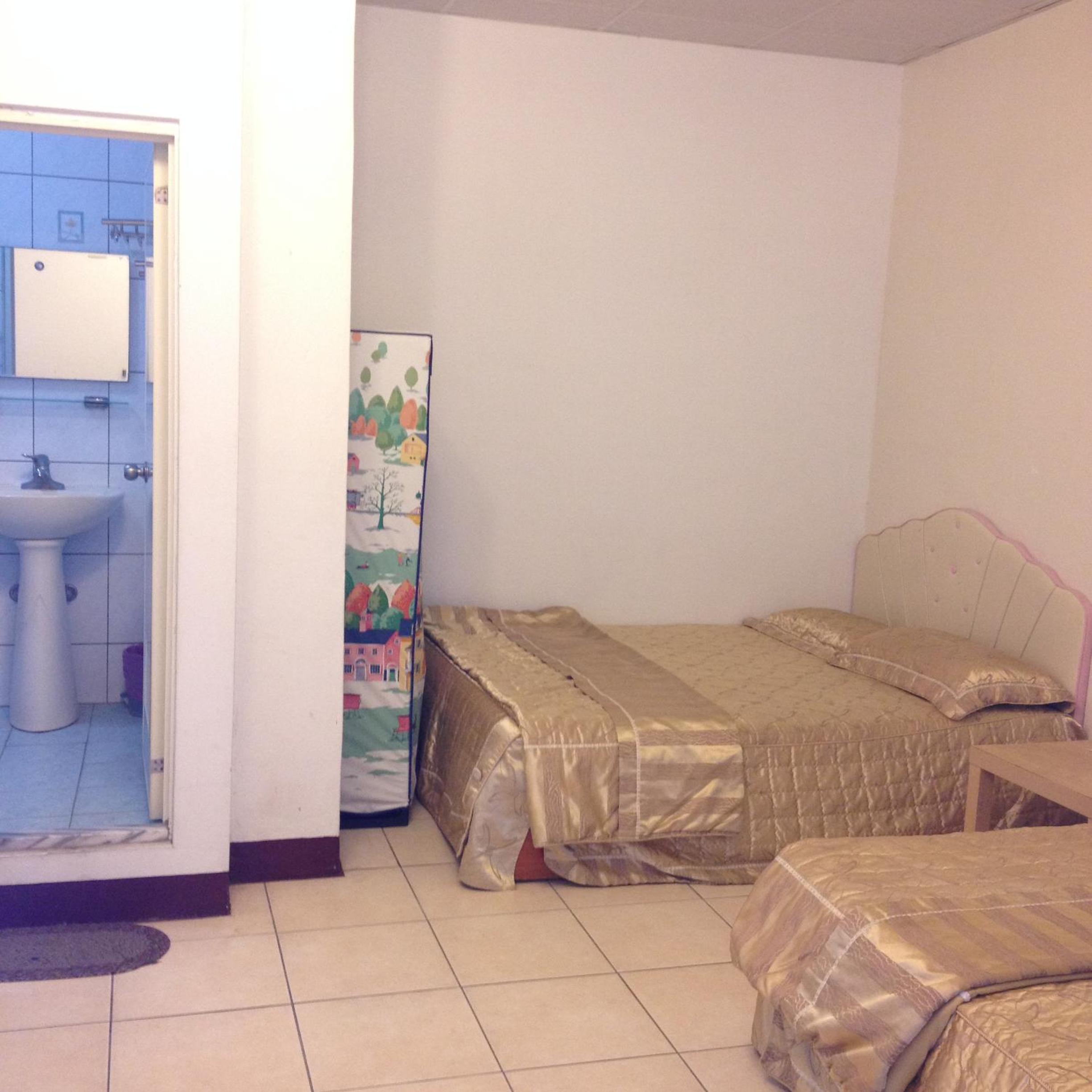 Twin Room With Private Bathroom photo 1