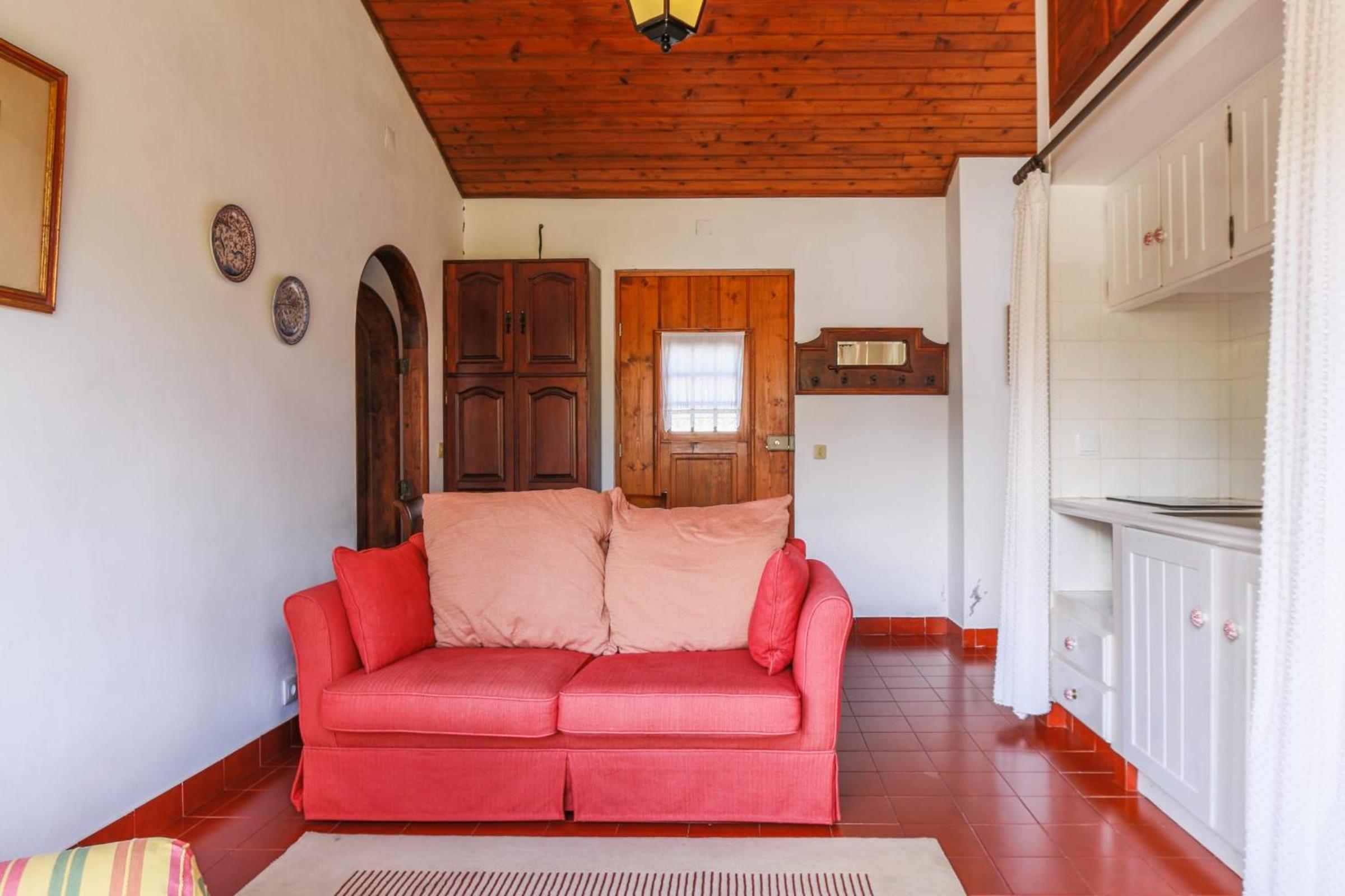 One-Bedroom House photo 1