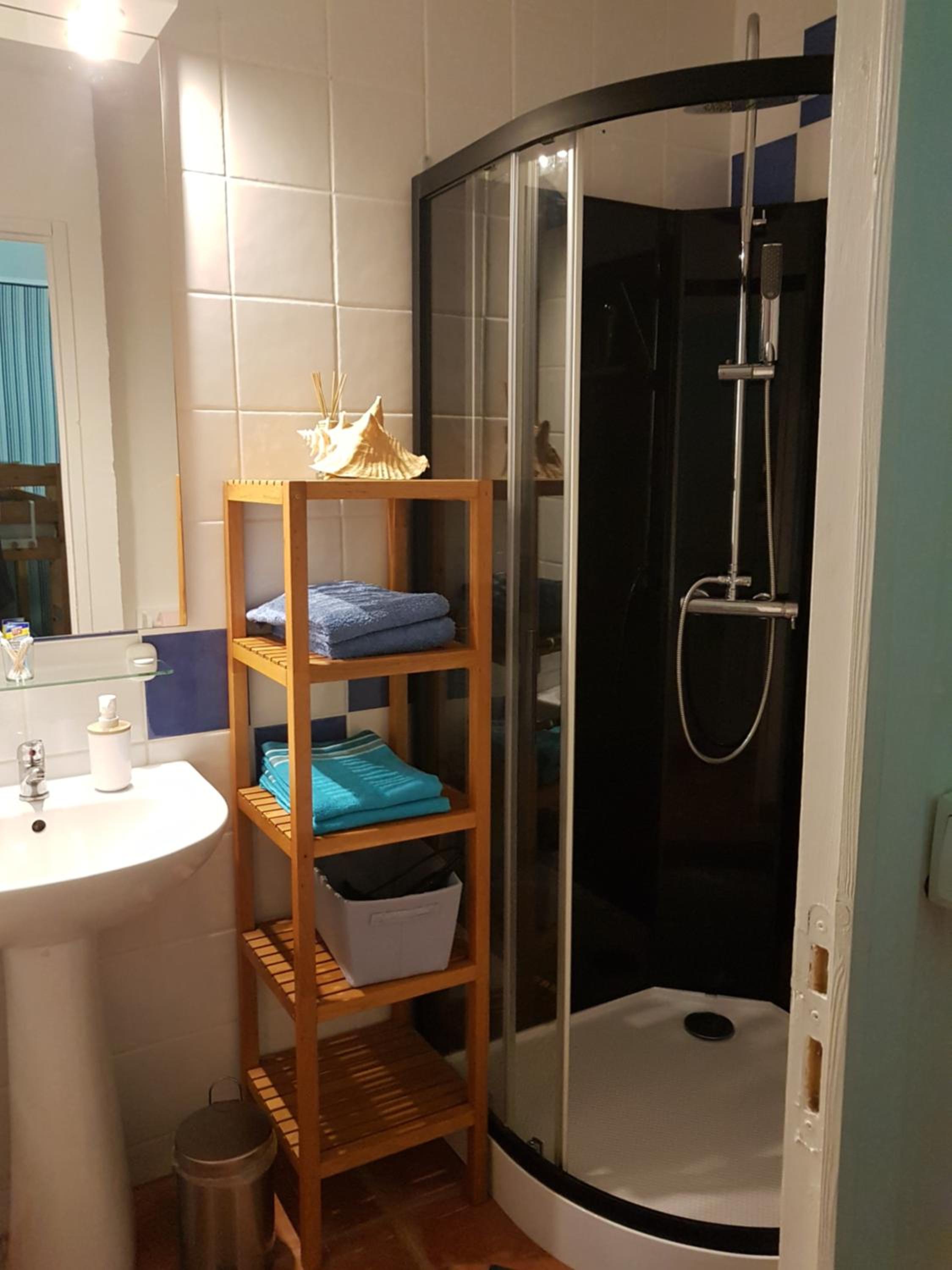 Quadruple Room - Photo 3