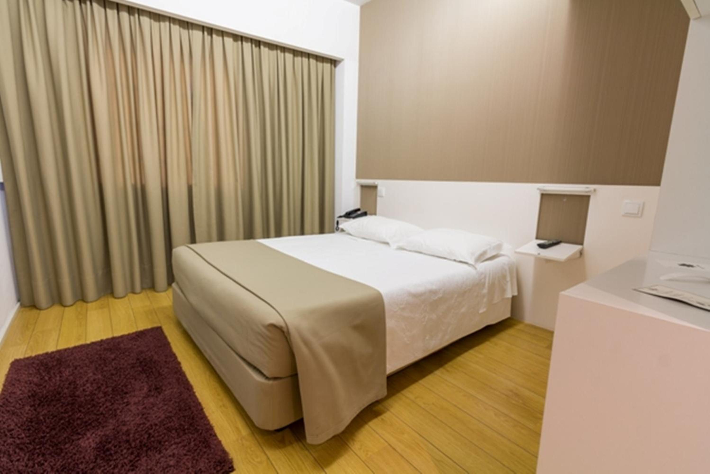 Double or Twin Room - Photo 1