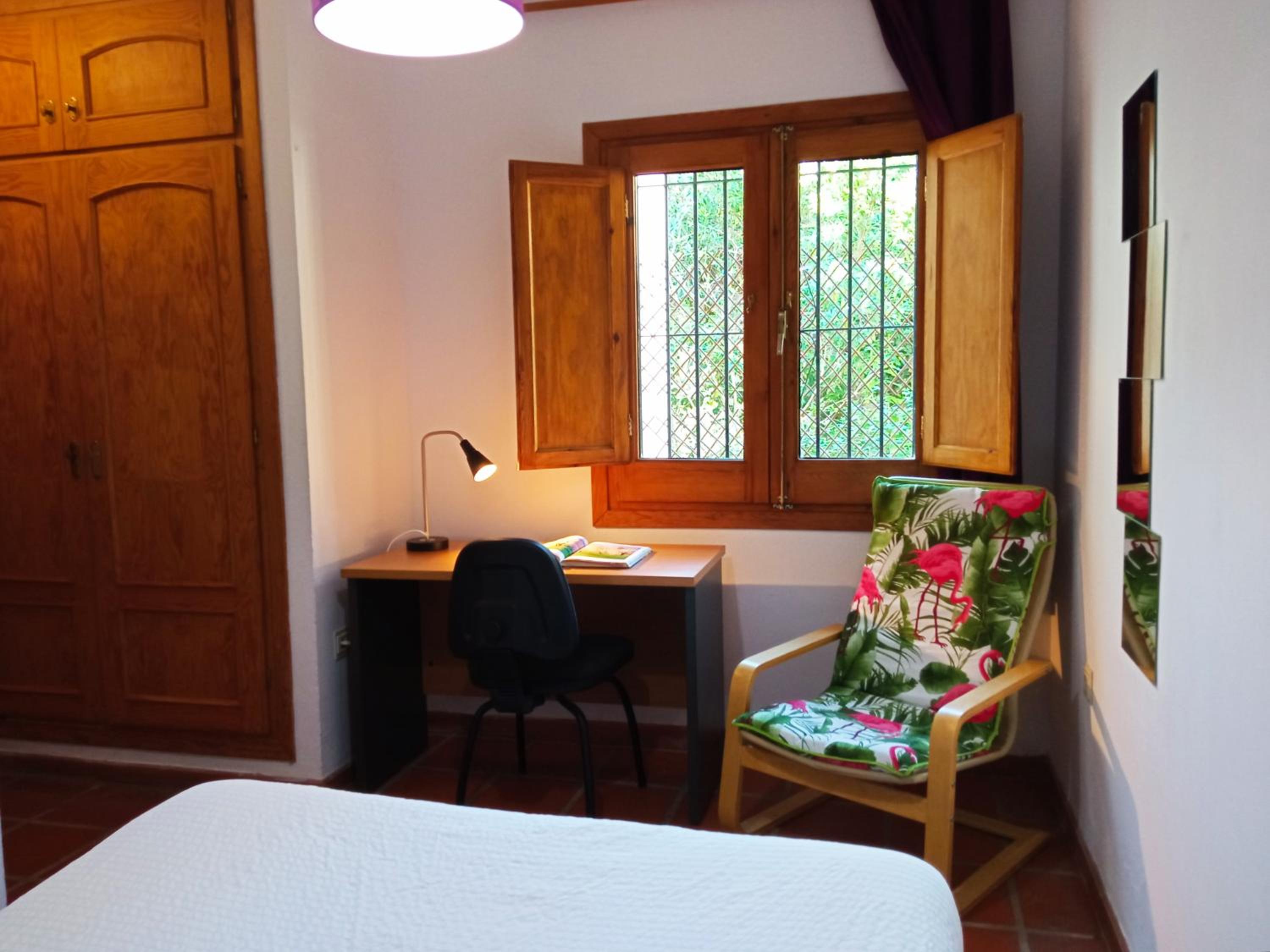 Standard Double Room with Shared Bathroom photo 3