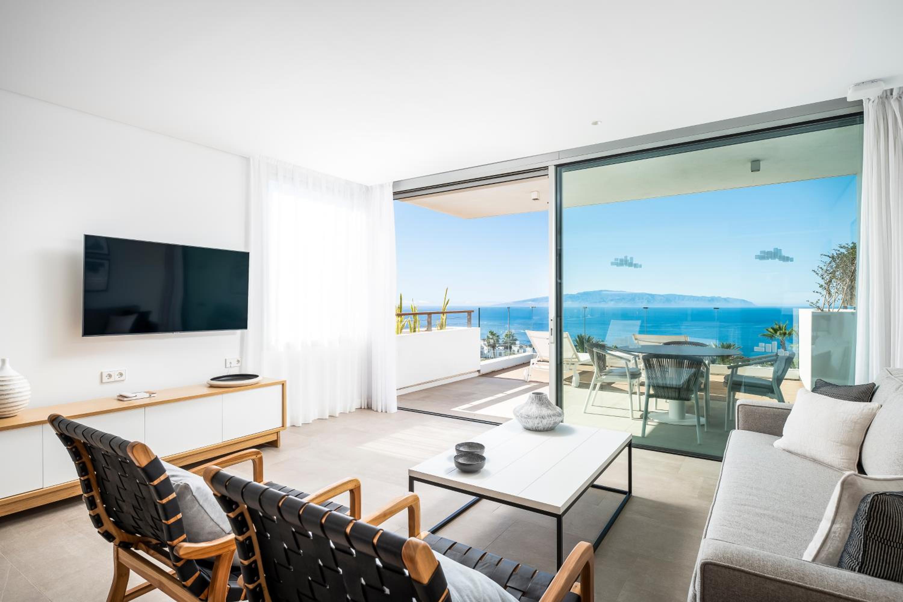 One-Bedroom Suite with Sea View - Photo 8