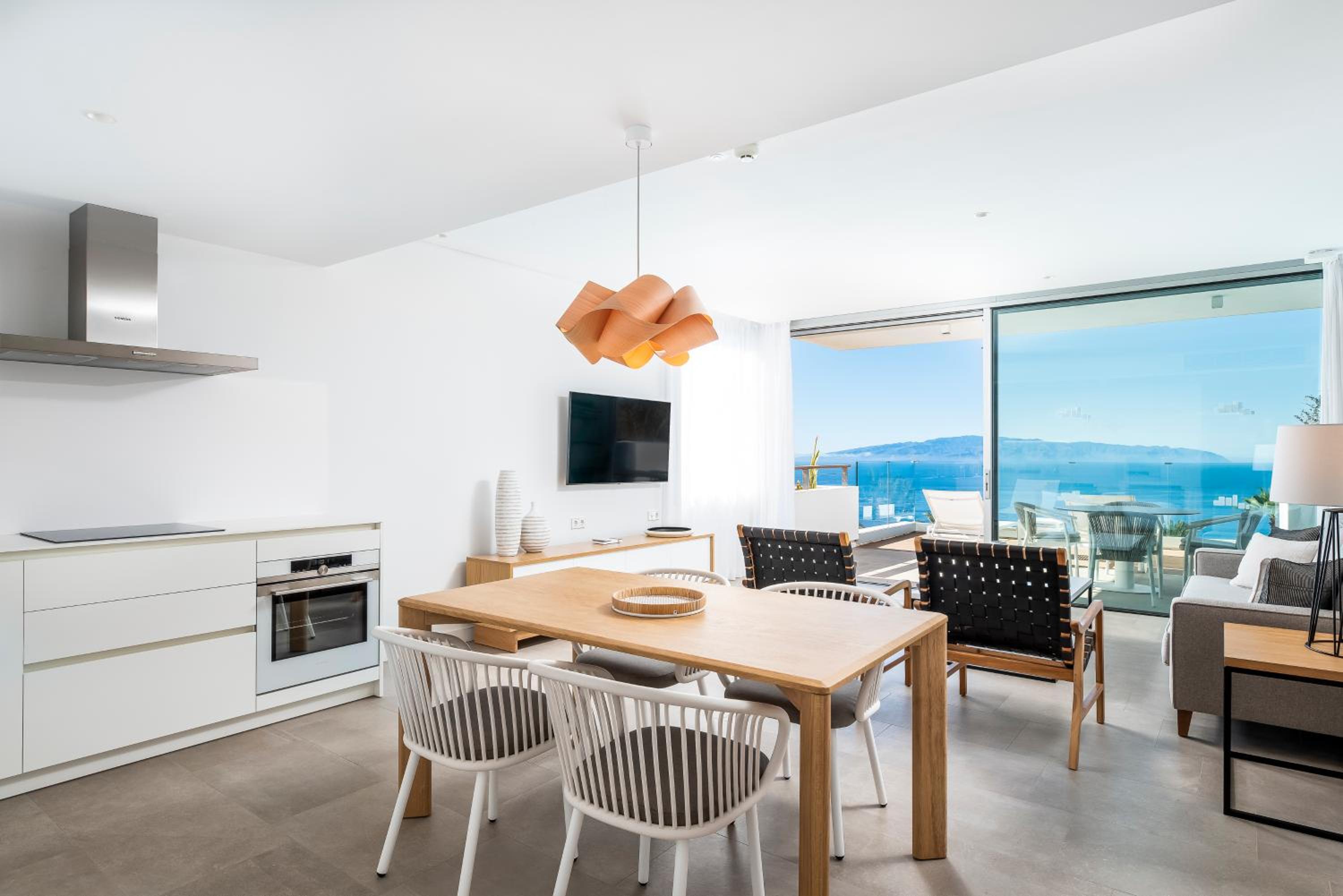 One-Bedroom Suite with Sea View