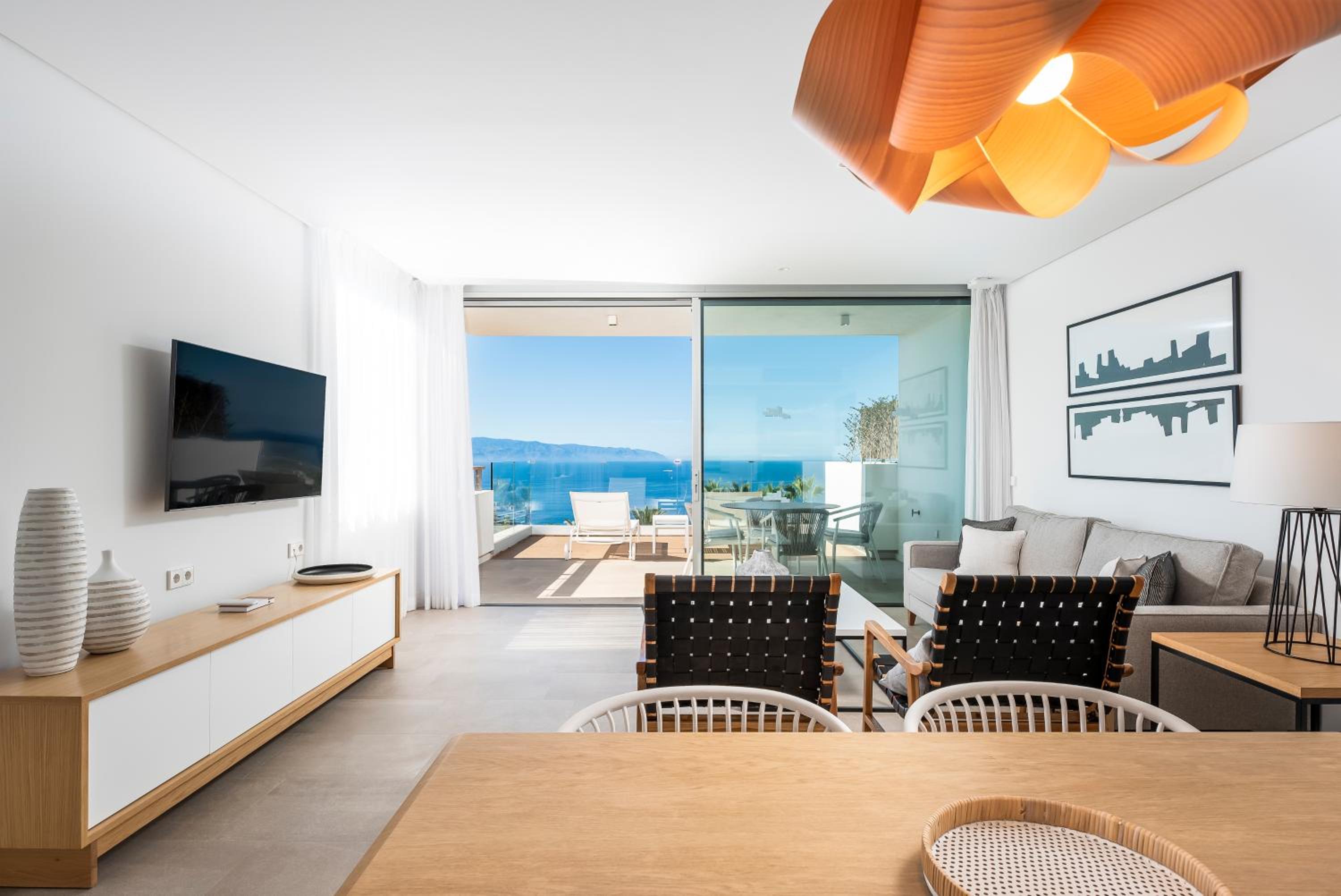 One-Bedroom Suite with Sea View thumbnail 5