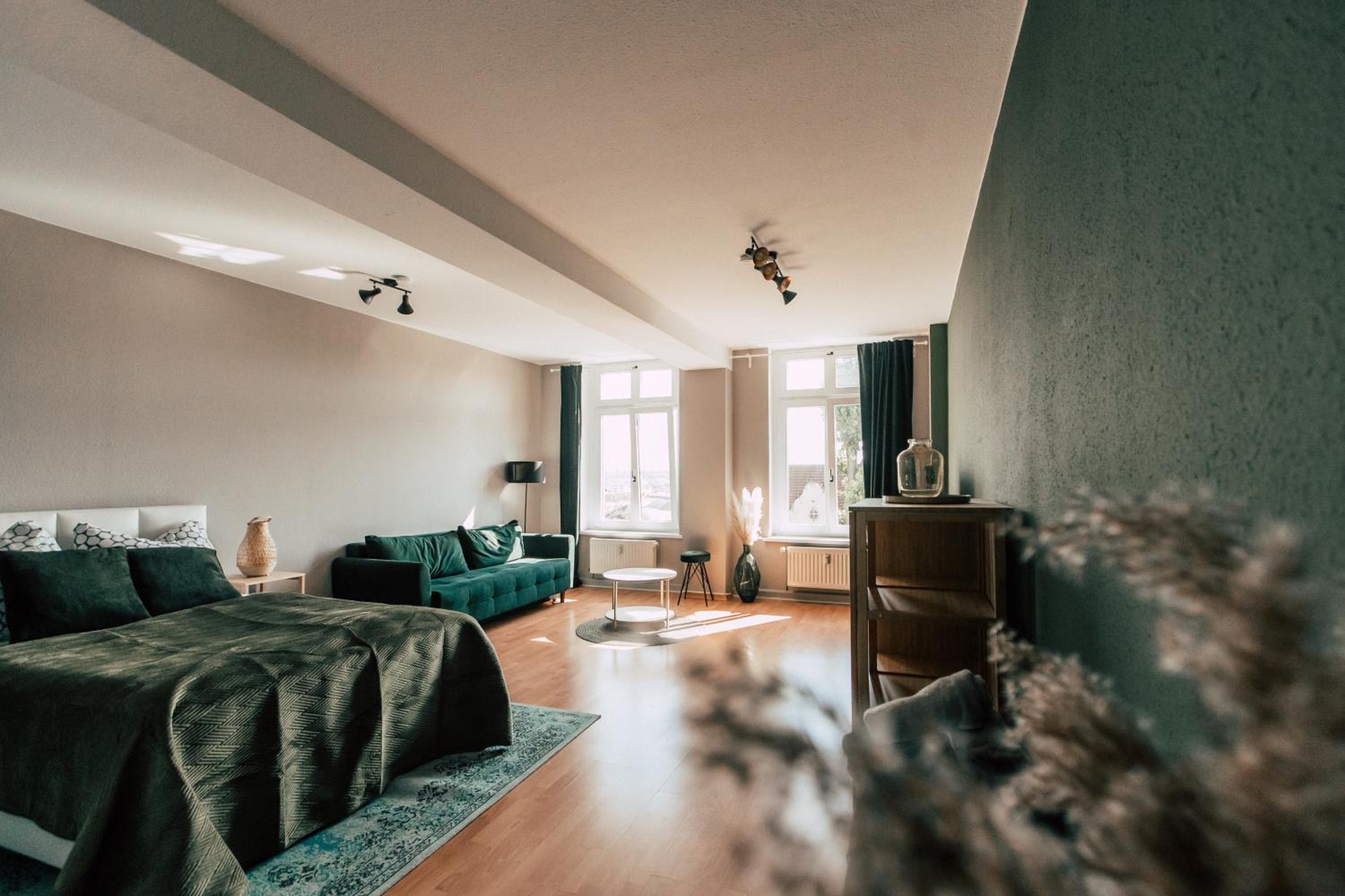 Large Two-Bedroom Apartment "Big Botanical" - Kurt-Schumacher-Str. 21 photo 1
