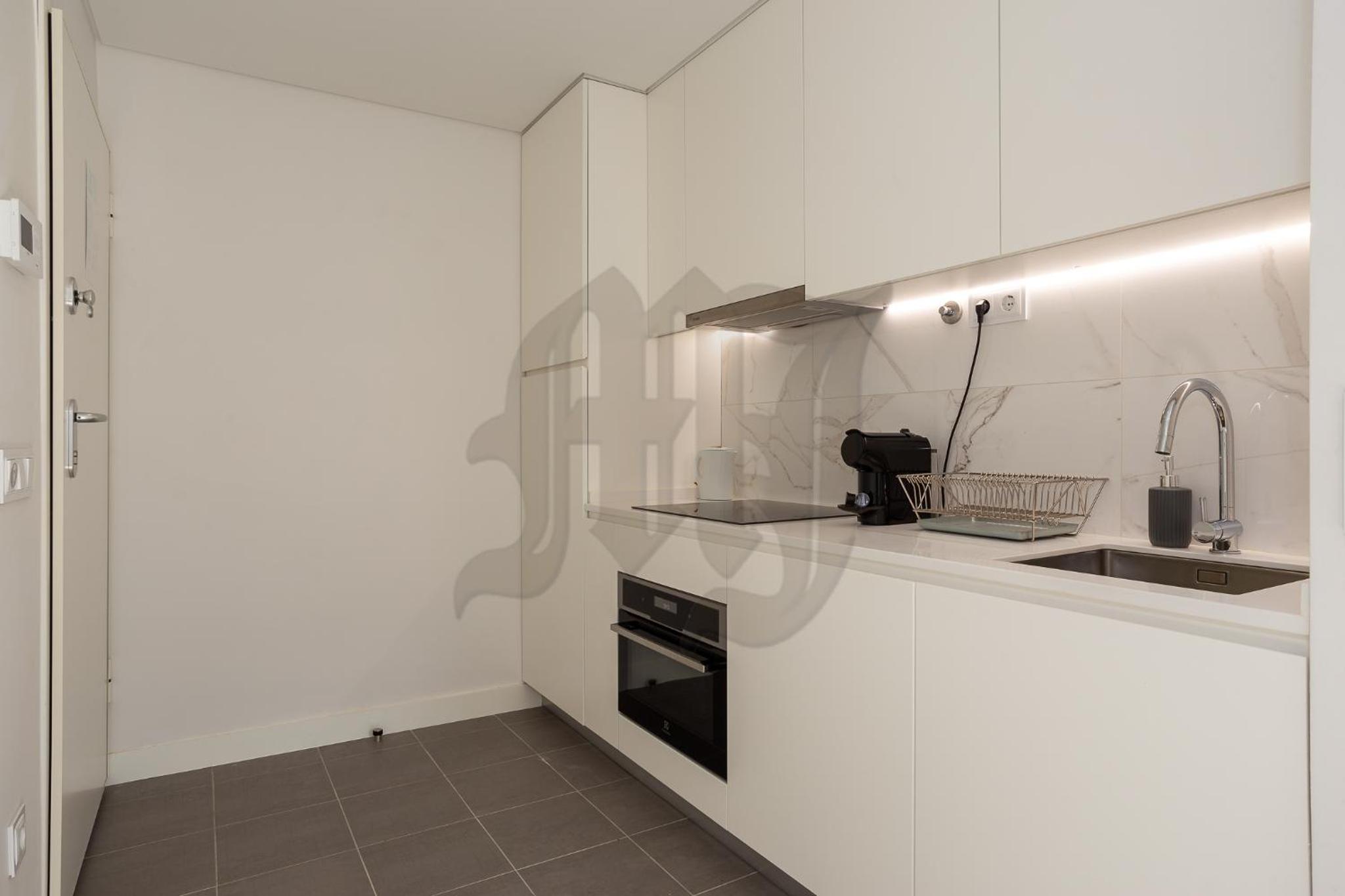 One-Bedroom Apartment - Photo 37
