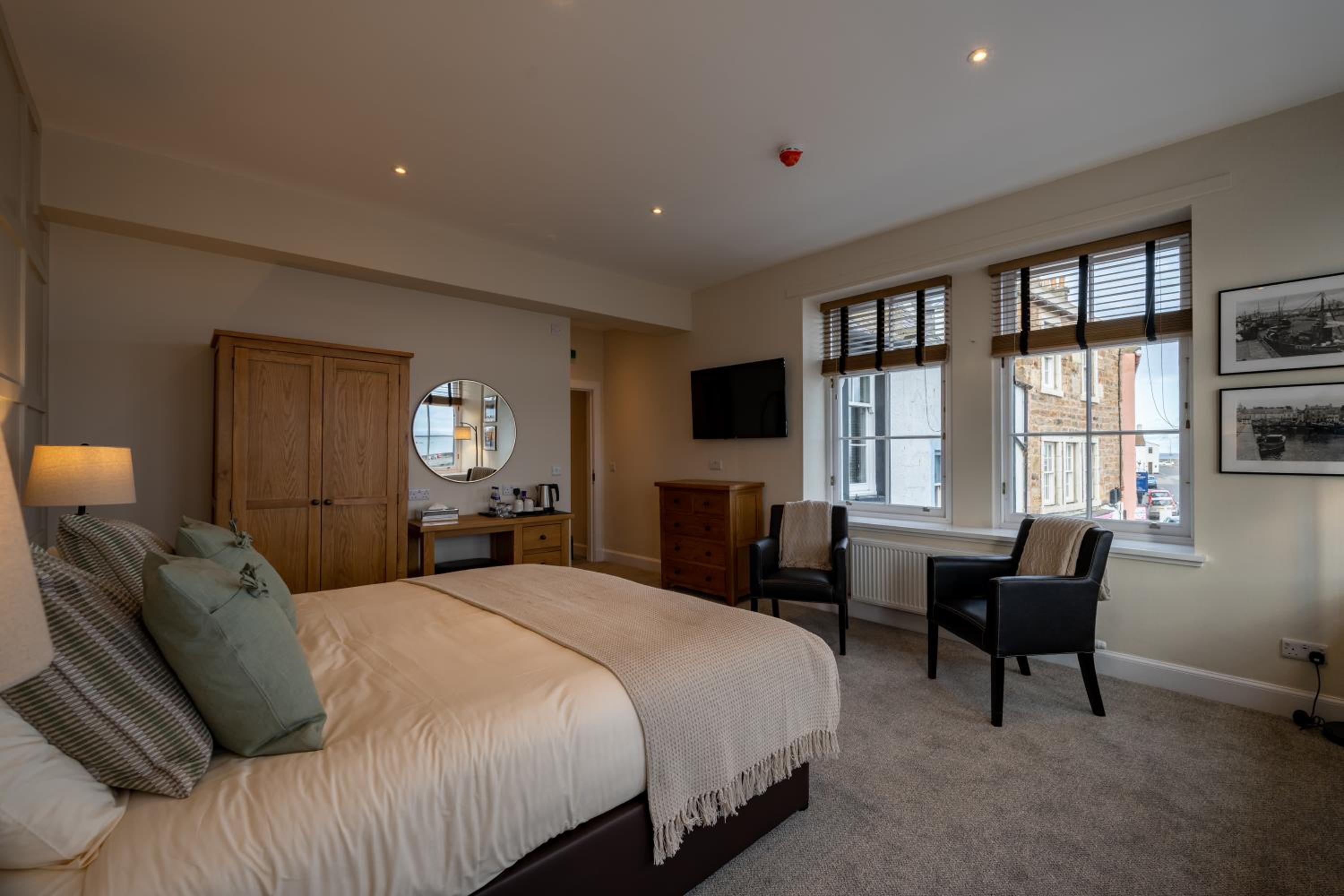 Deluxe Double or Twin Room with Sea View photo 2