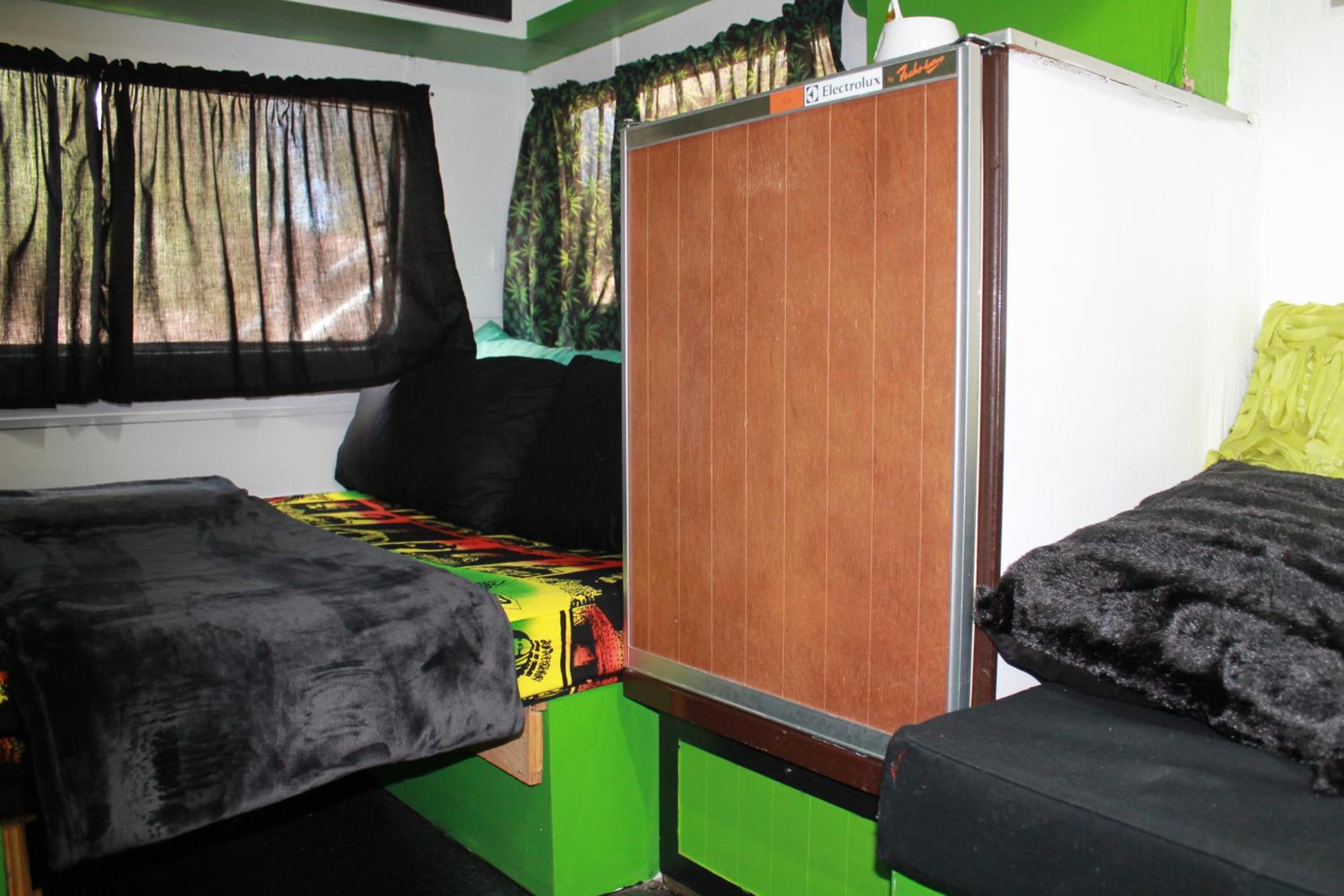 Basic Mobile Home photo 1