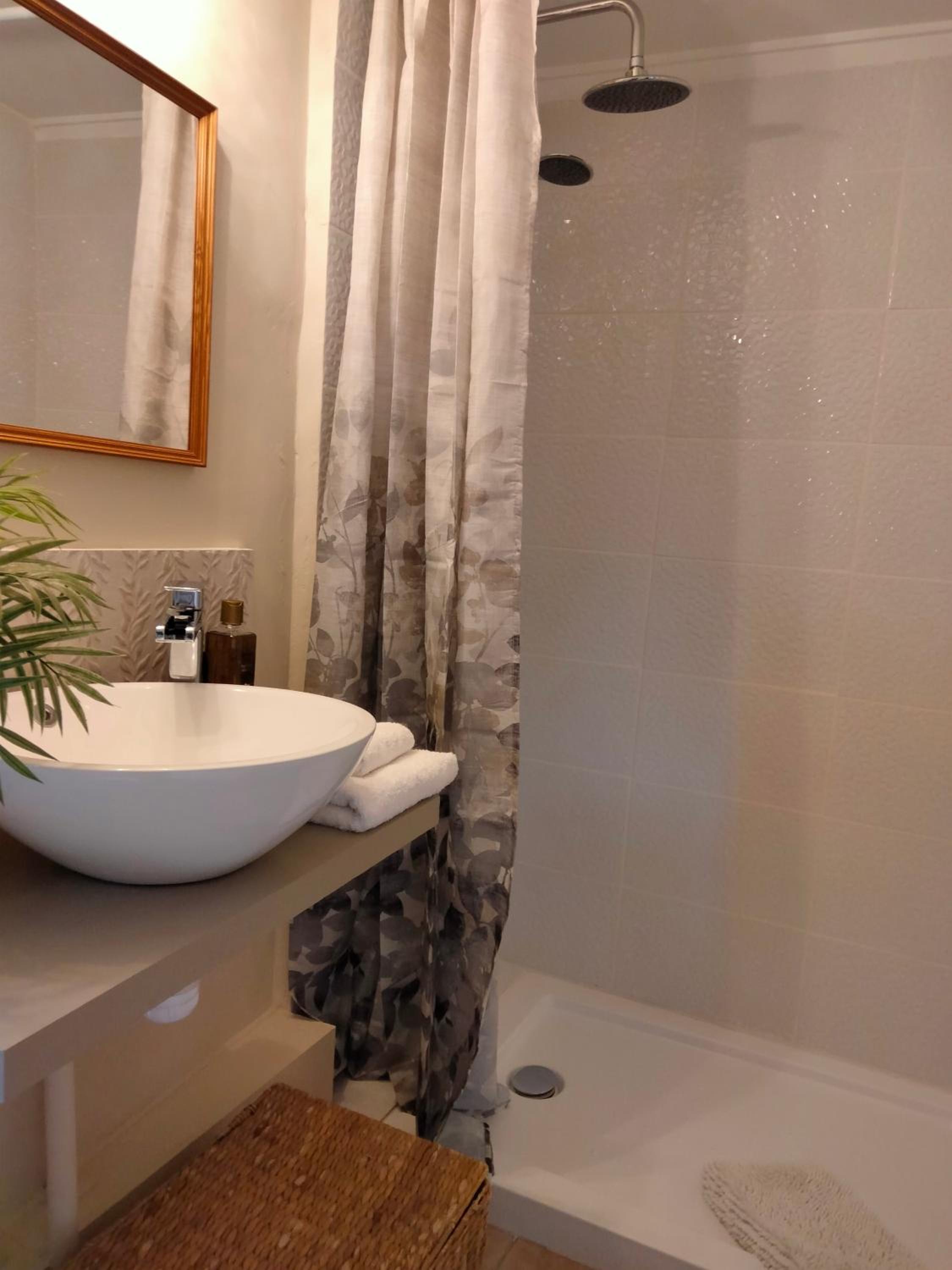 Double Room with Private Bathroom photo 3