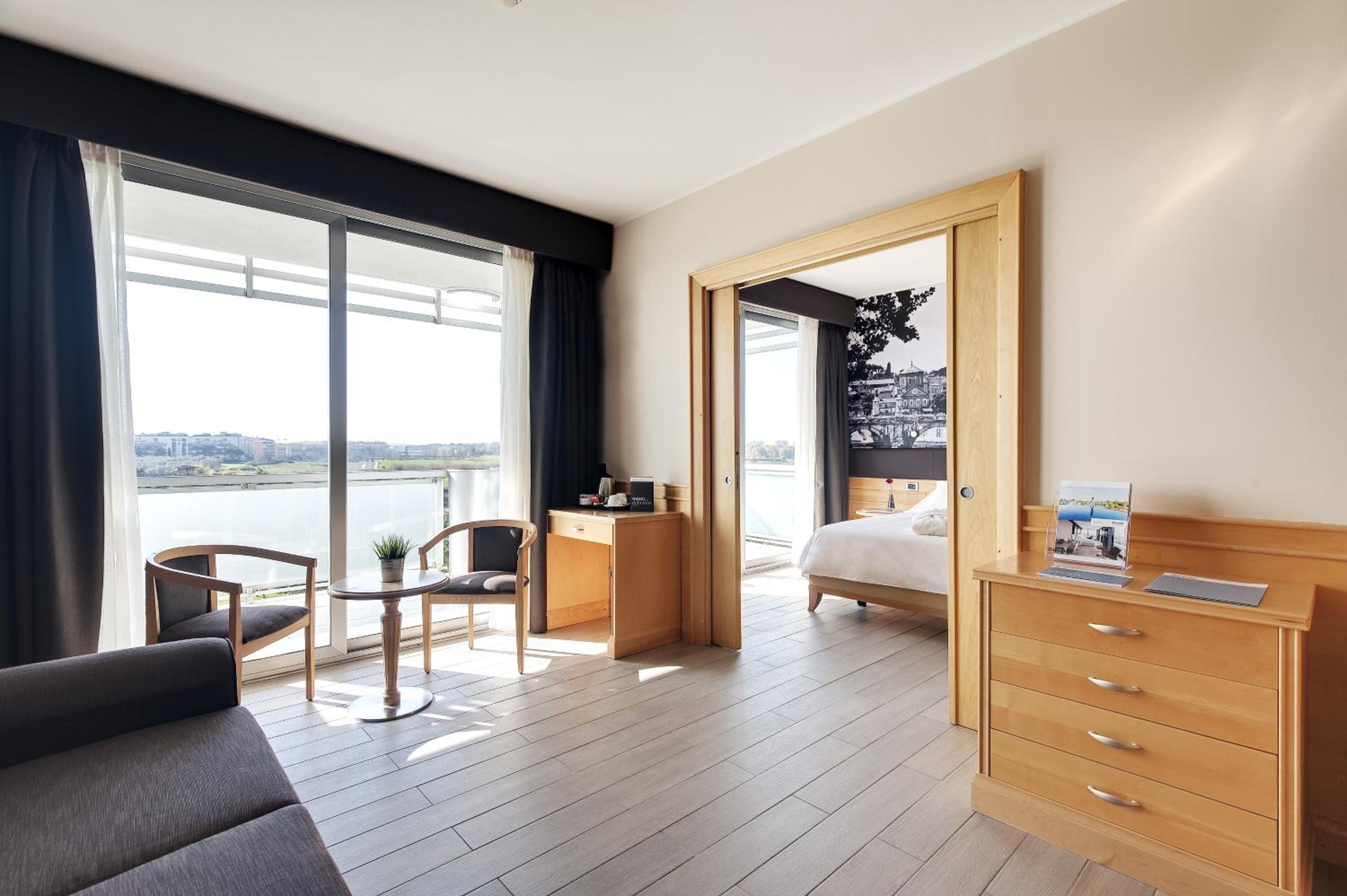 Family Room with Balcony photo 1