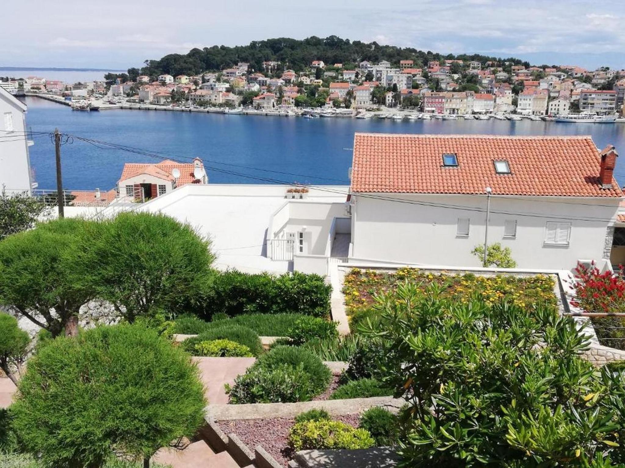 One-Bedroom Apartment with Sea View and Terrace photo 3