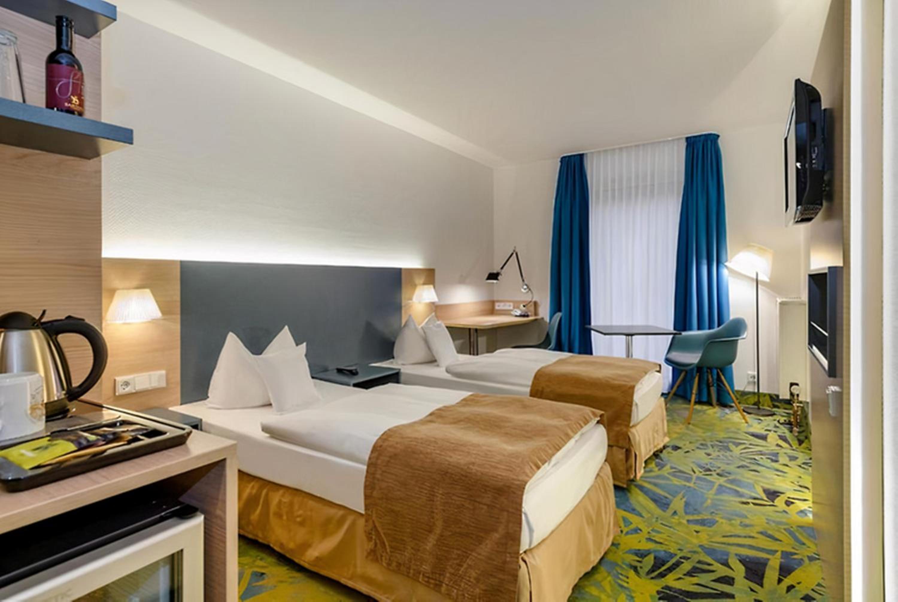 Standard Twin Room - Photo 1