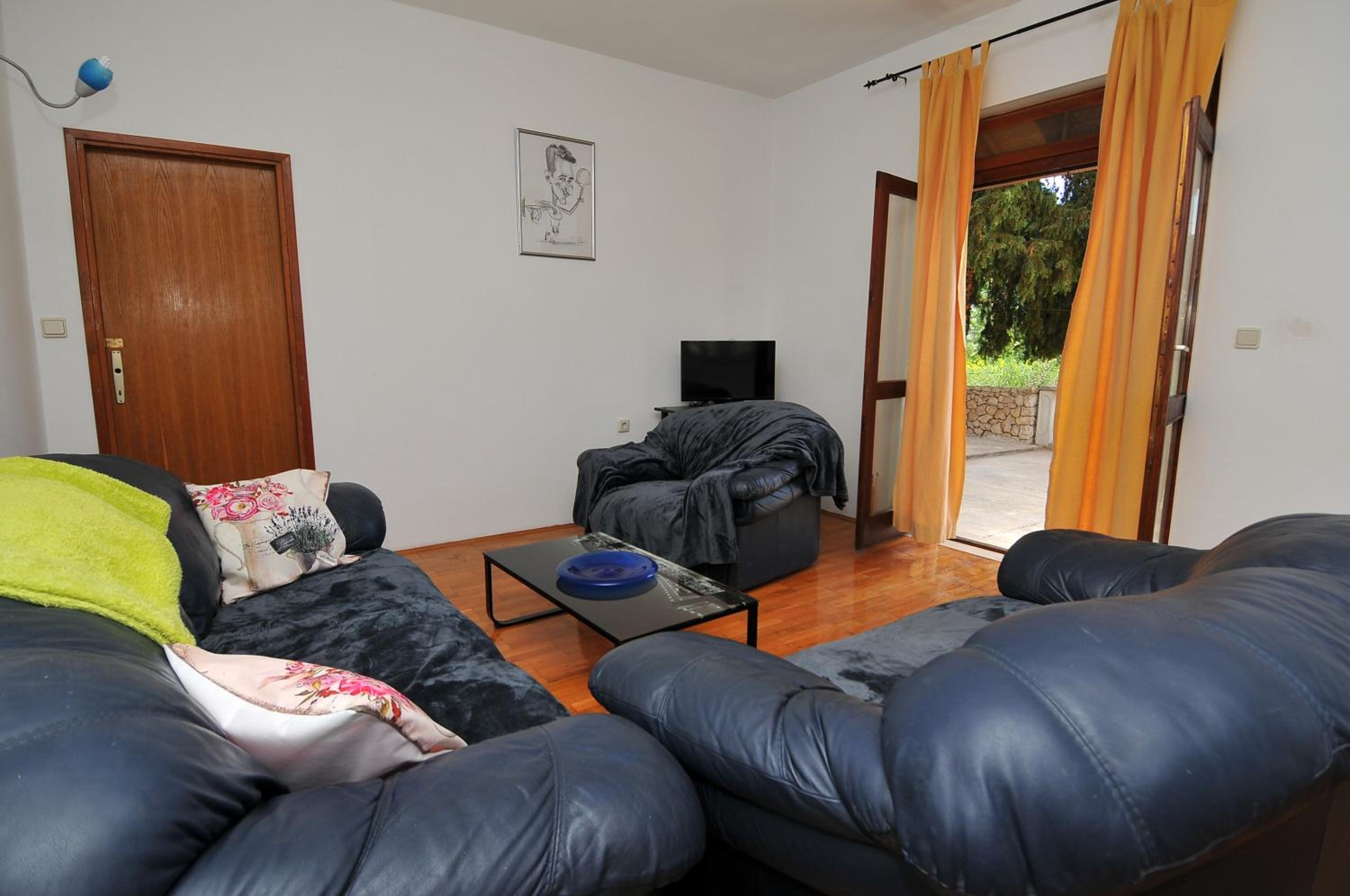 Two-Bedroom Apartment with Terrace and Garden View