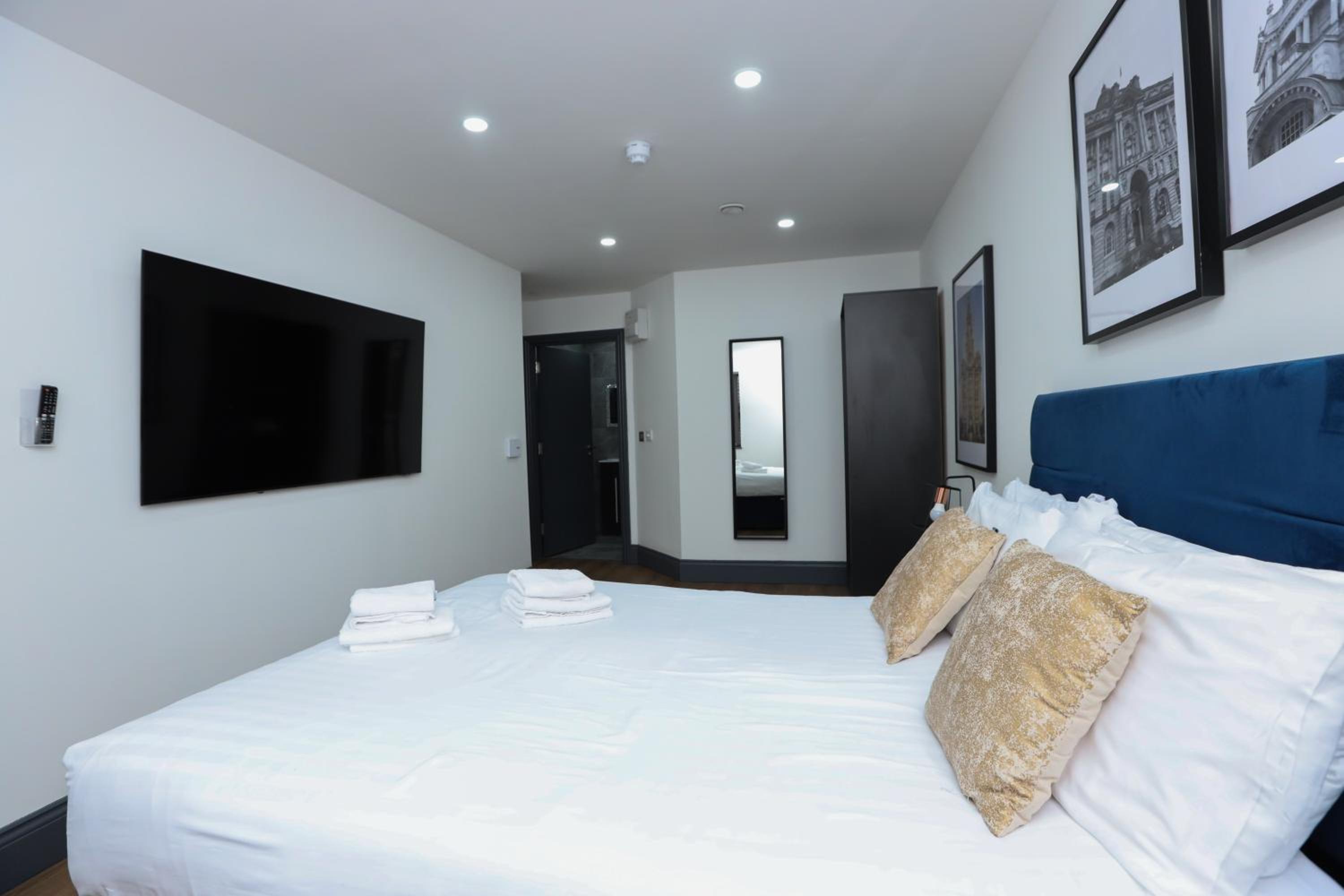 Double Room with Private Bathroom - Photo 1