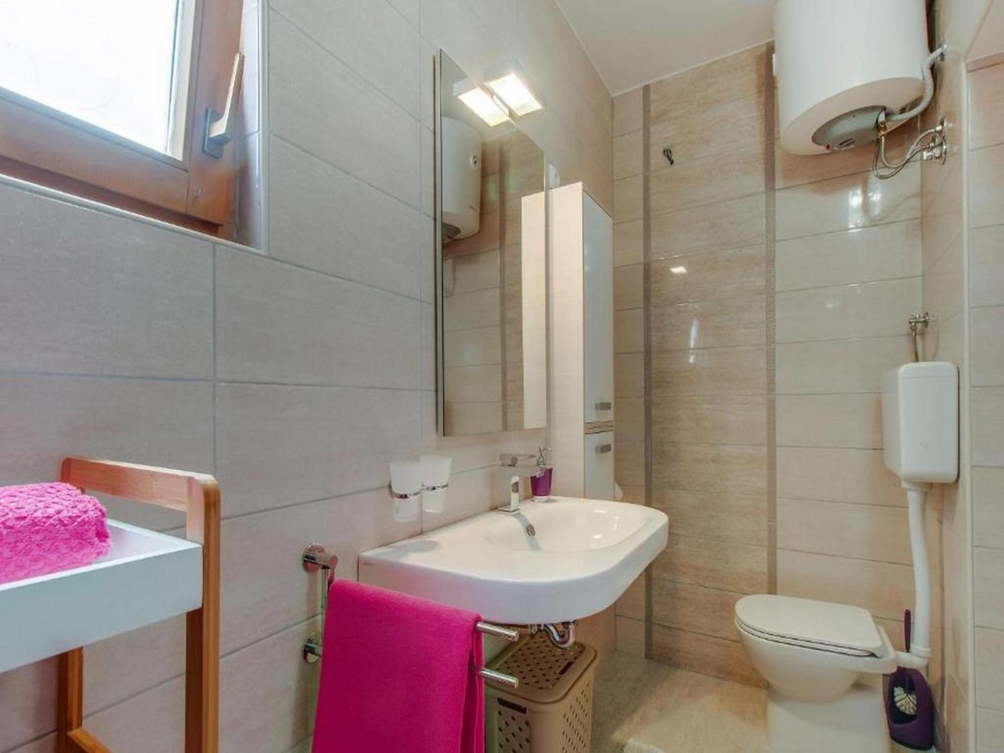 One-Bedroom Apartment with Sea View photo 3