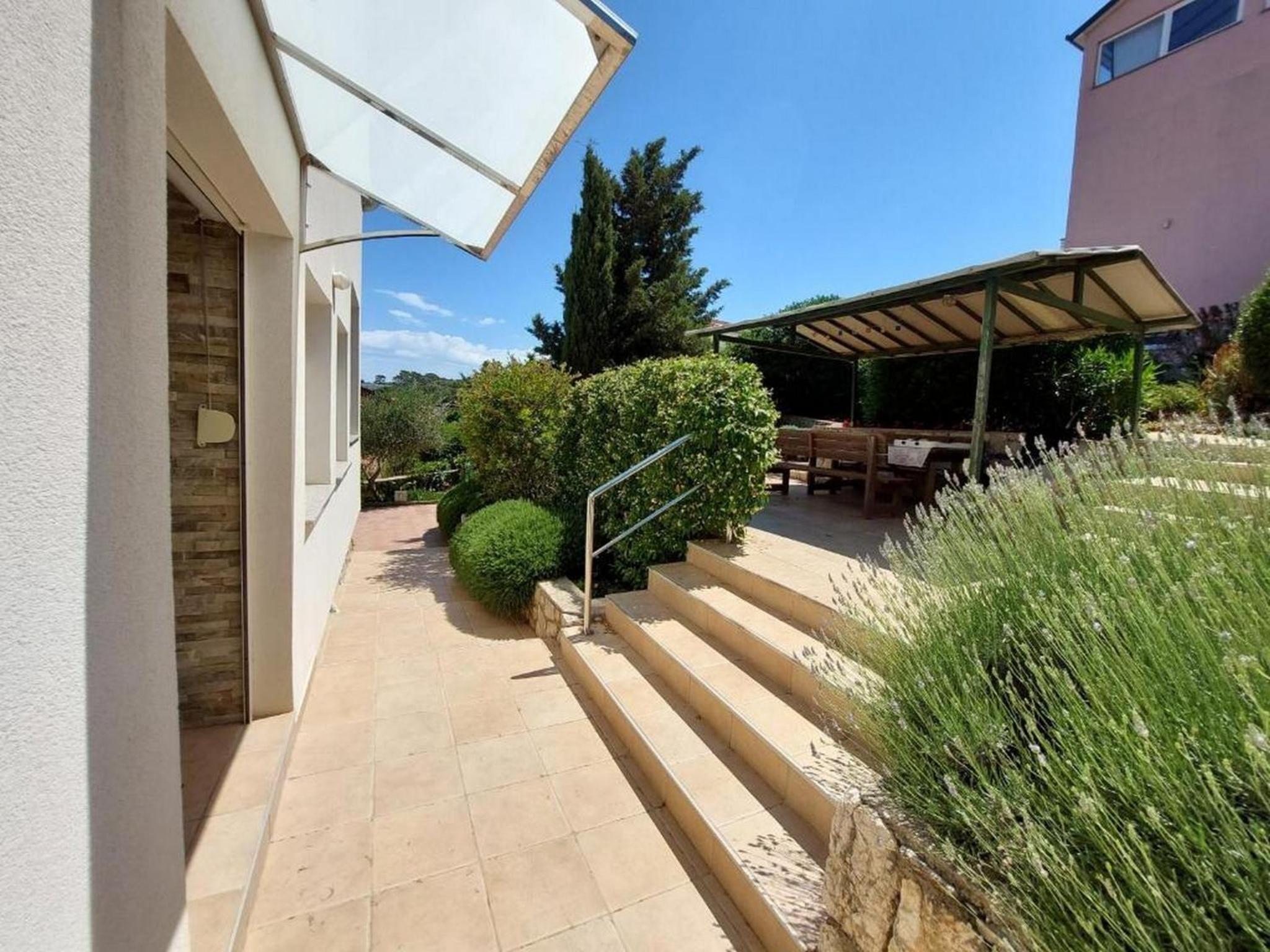 Superior One-Bedroom Apartment with Terrace and Sea View photo 2