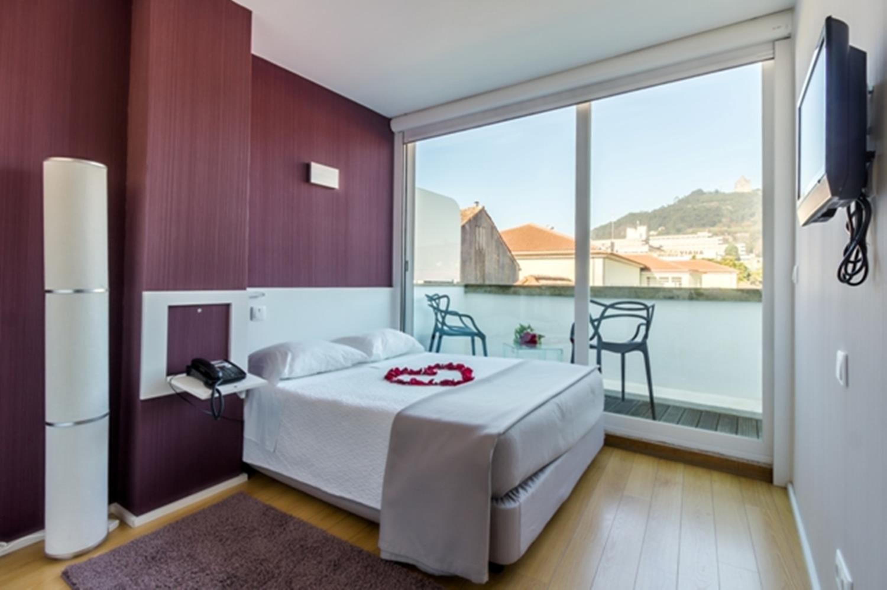 Double or Twin Room with View - Photo 7