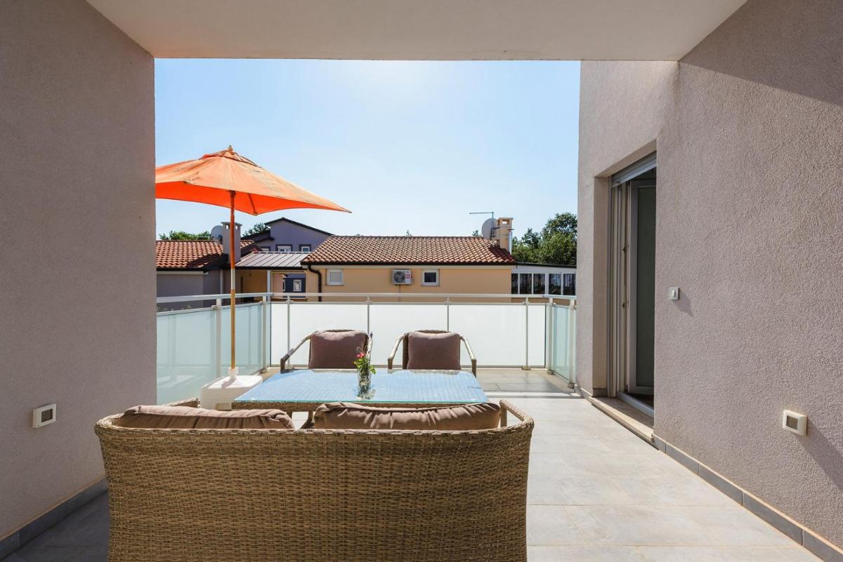 Apartment with Balcony