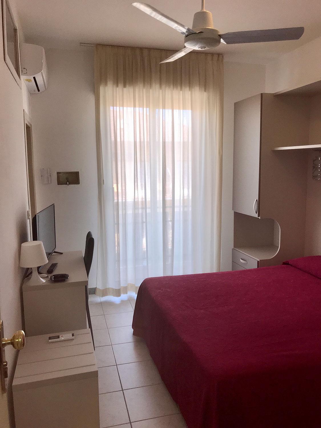 Standard Double Room - Photo 6