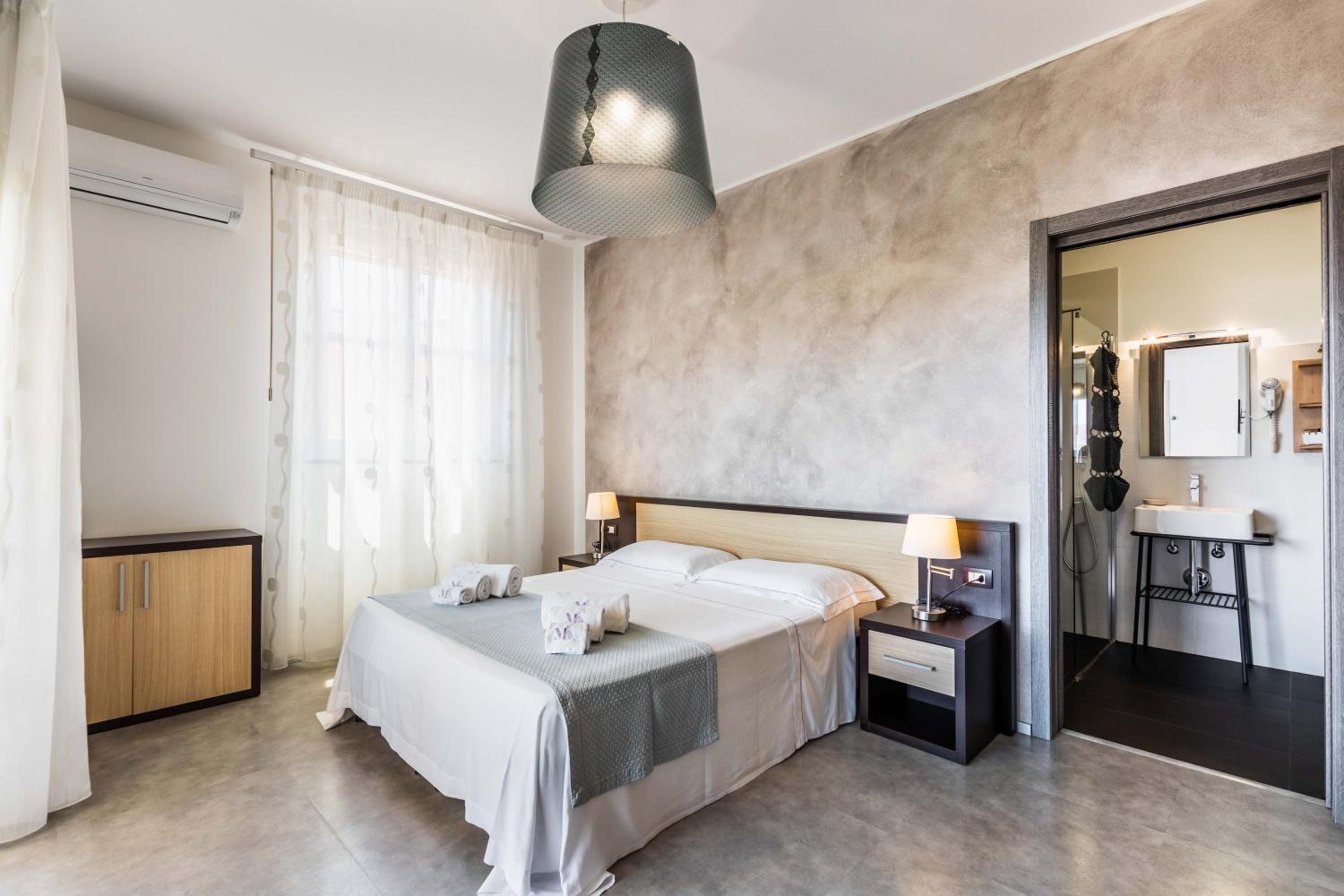 Triple Room with Pool View