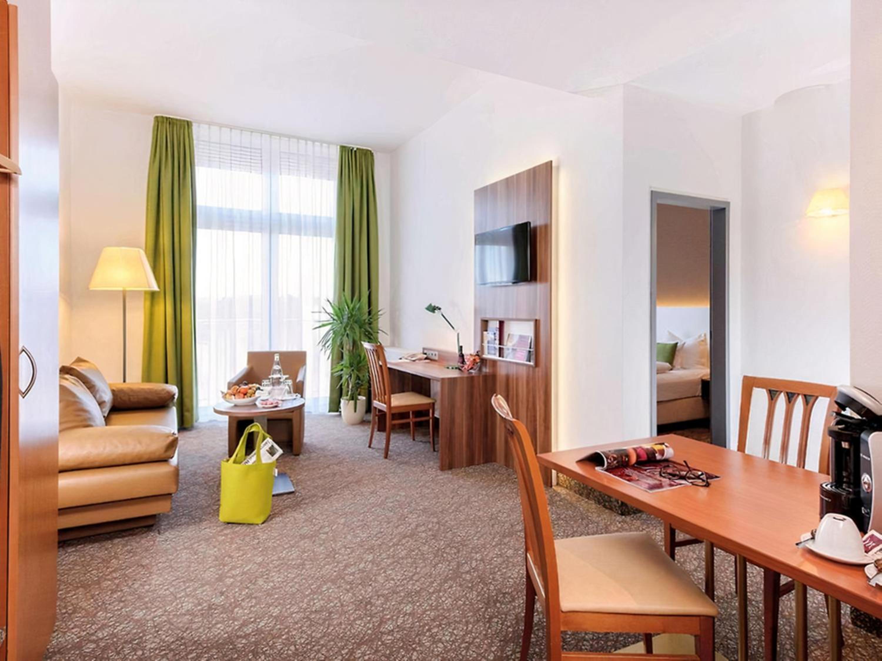 Suite - Photo 2