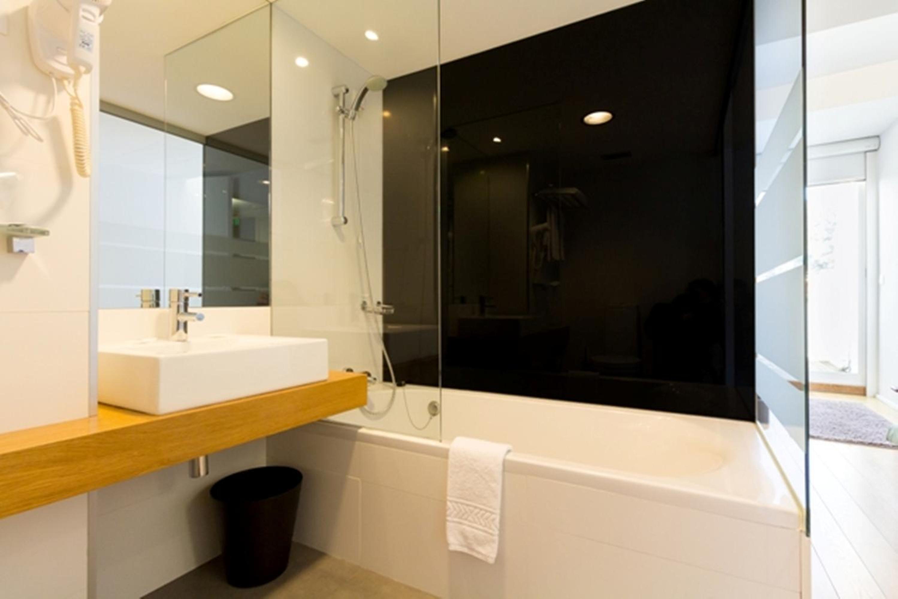 Double or Twin Room - Photo 2
