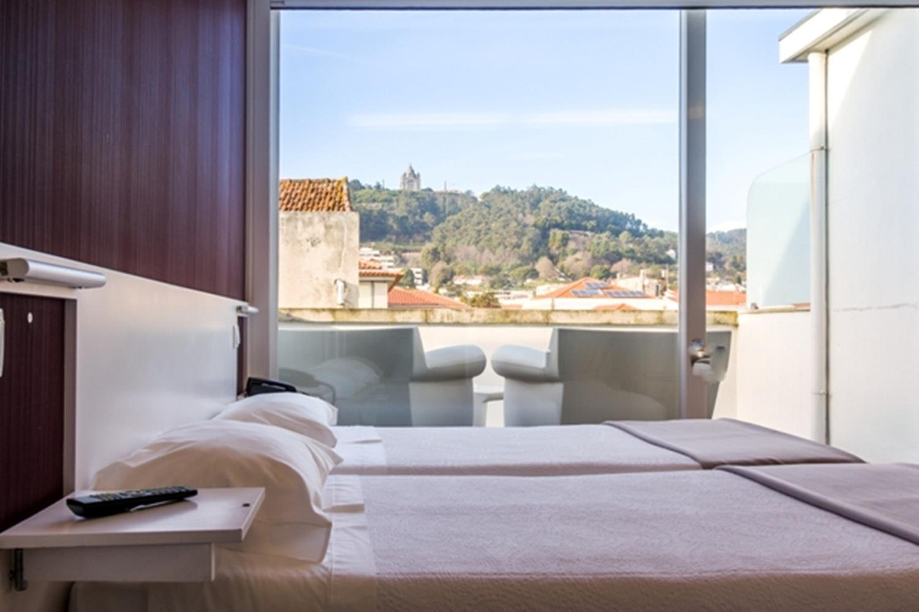 Double or Twin Room with View - Photo 14