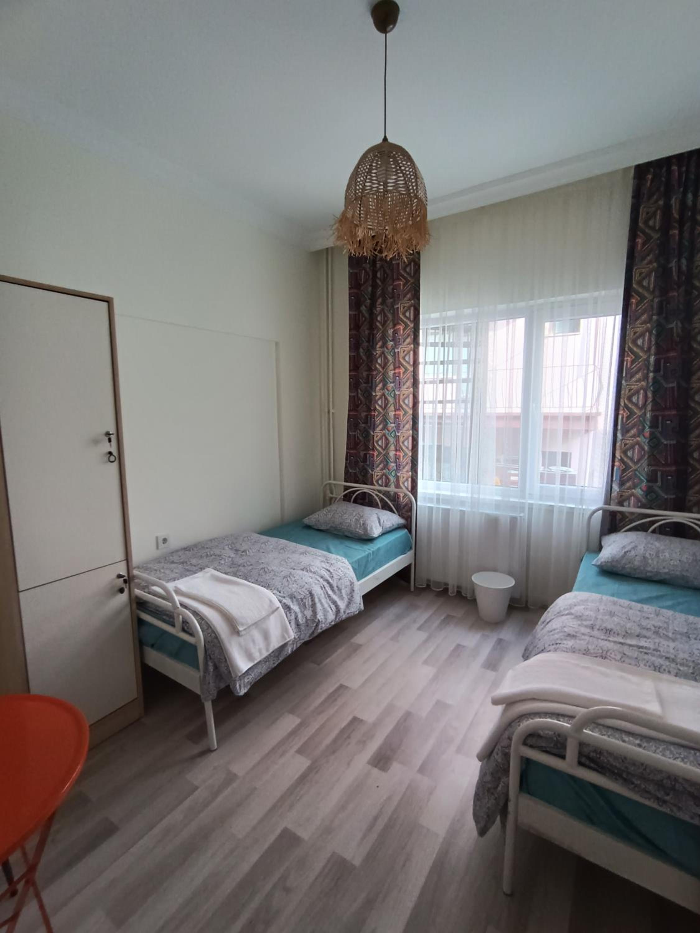 Standard Twin Room with Shared Bathroom photo 1