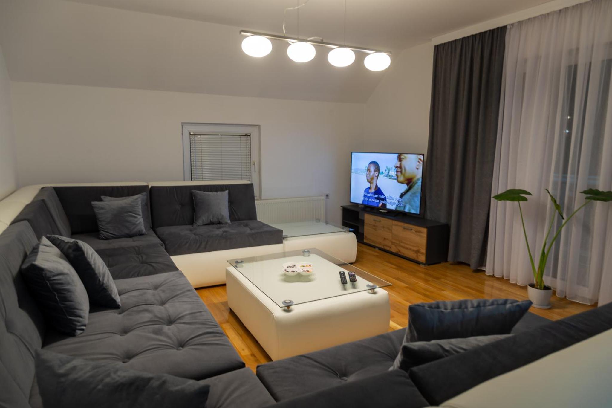 Three-Bedroom Apartment photo 1