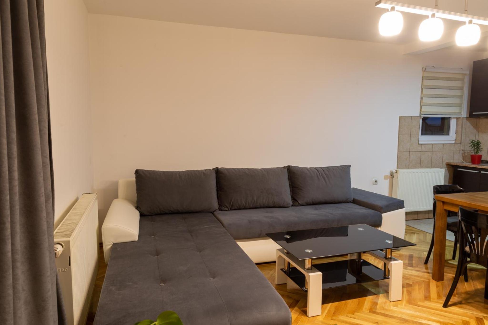 One-Bedroom Apartment photo 1