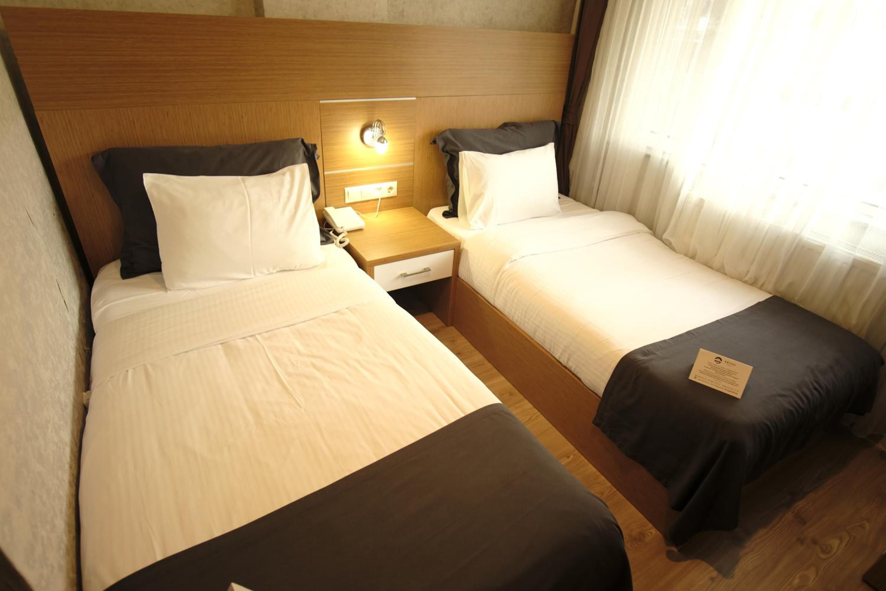 Standard Double Room - Photo 2