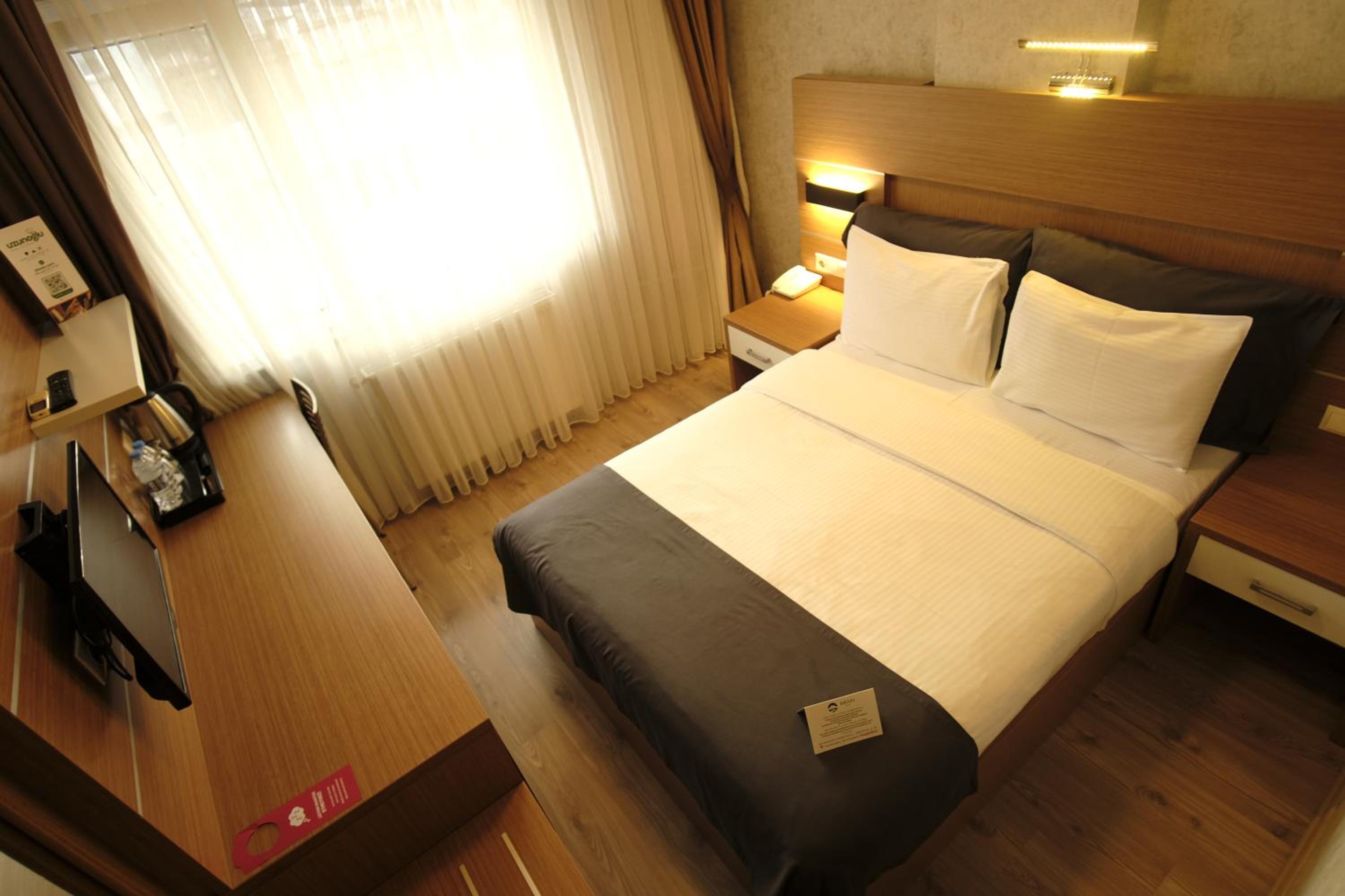 Double Room - Photo 3