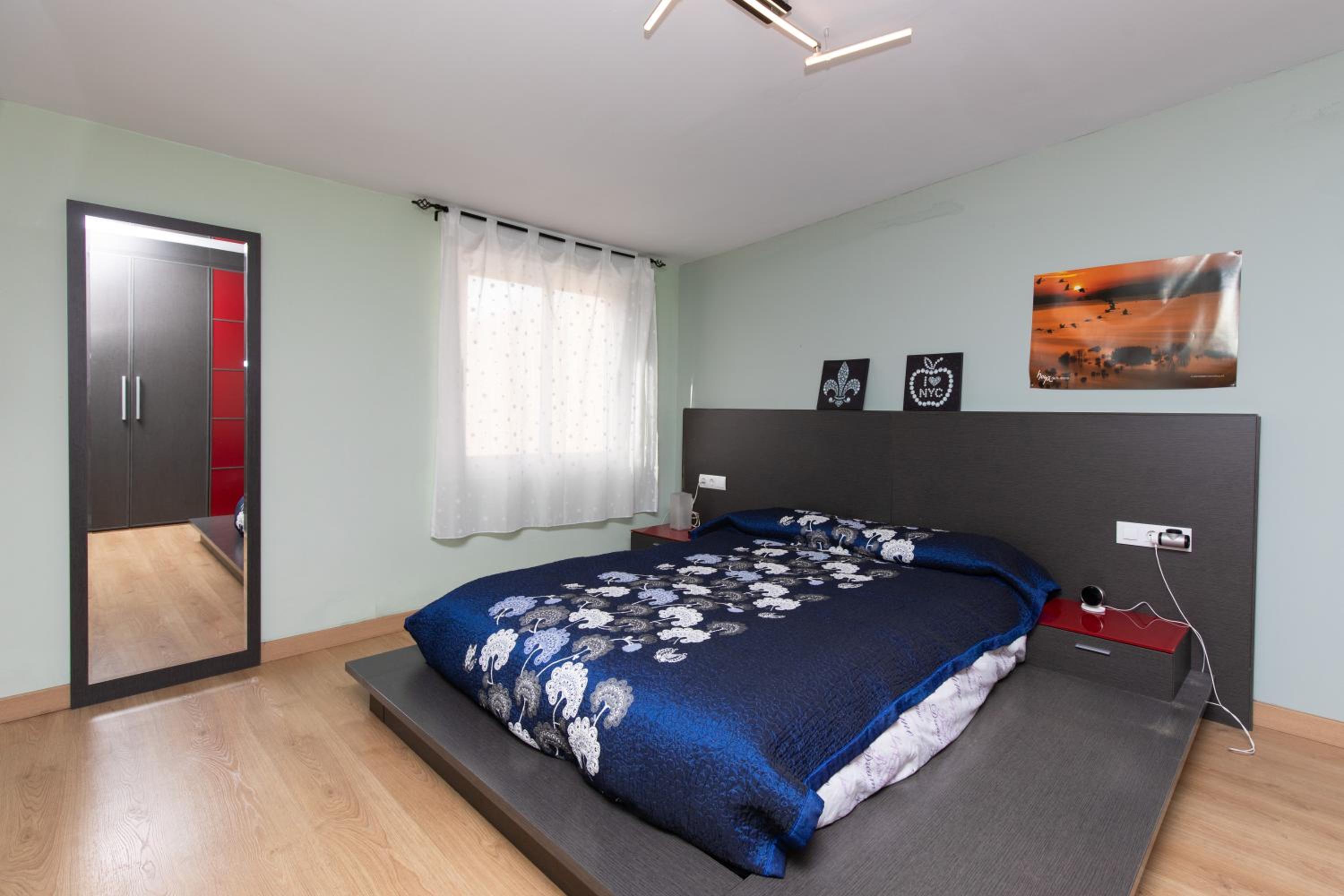 Four-Bedroom House photo 3