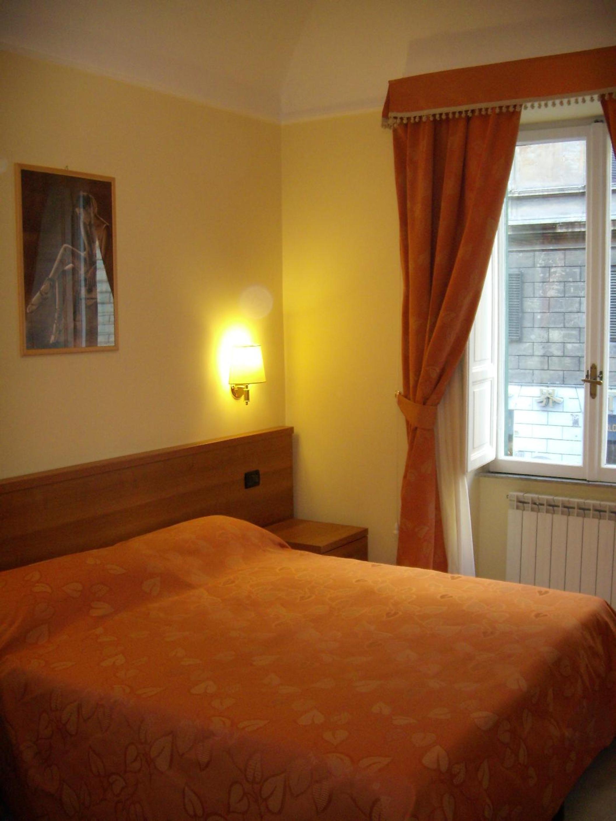 Double or Twin Room photo 3