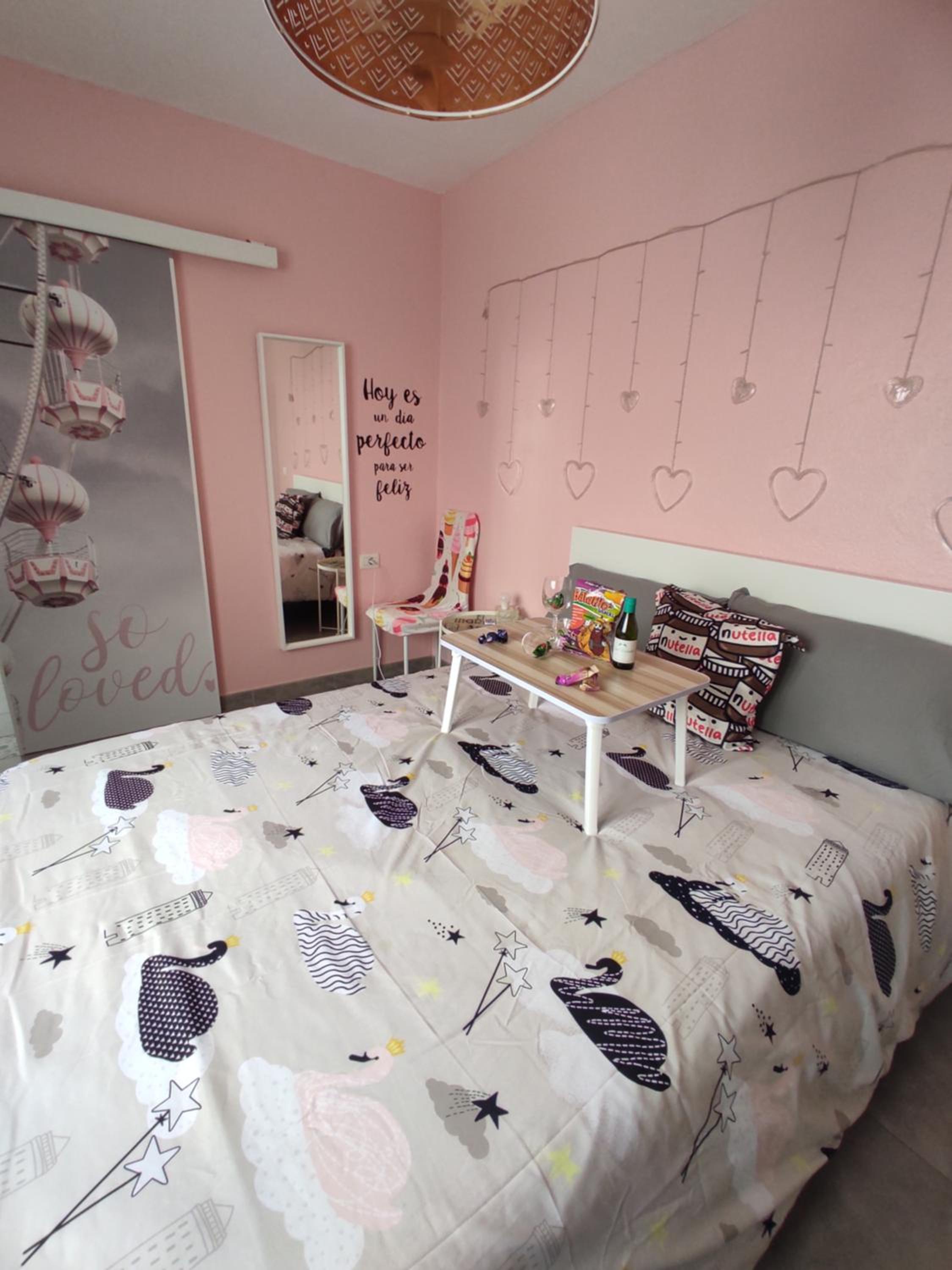One-Bedroom Apartment - Photo 1