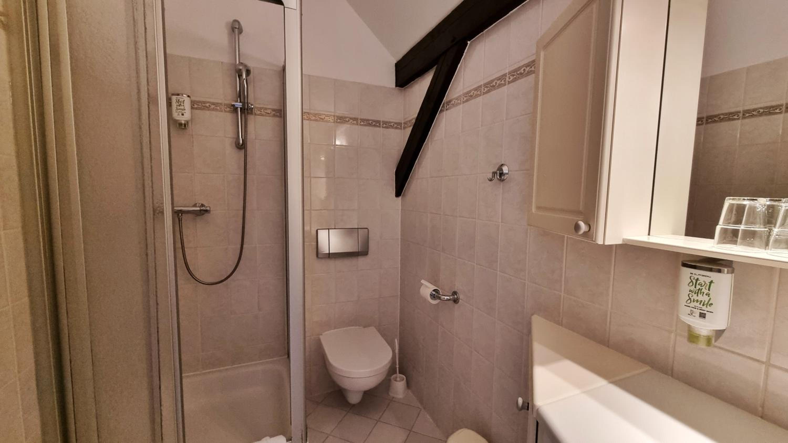 Single Room photo 3