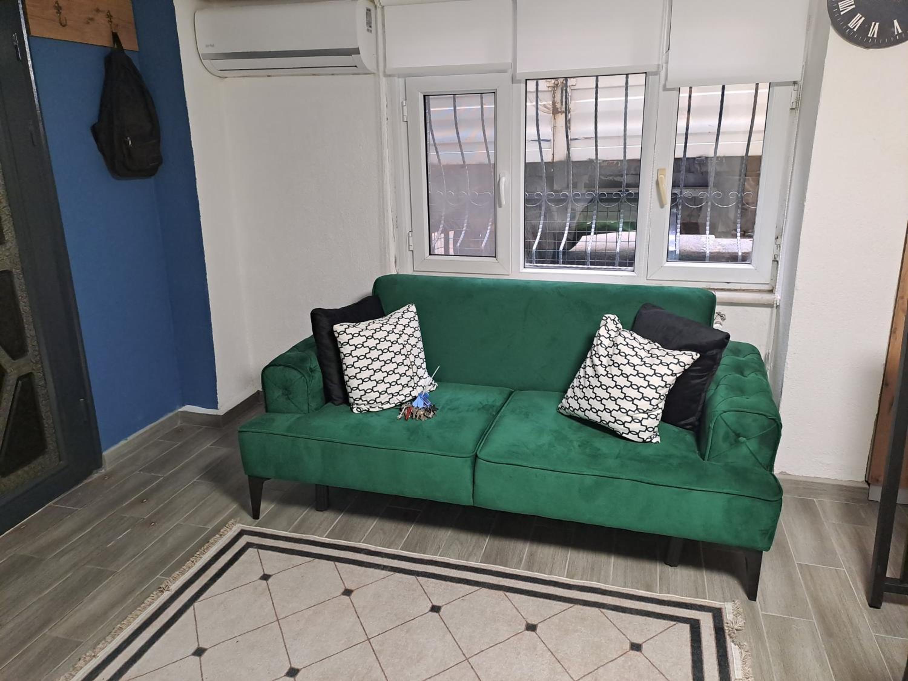 Studio Apartment photo 2