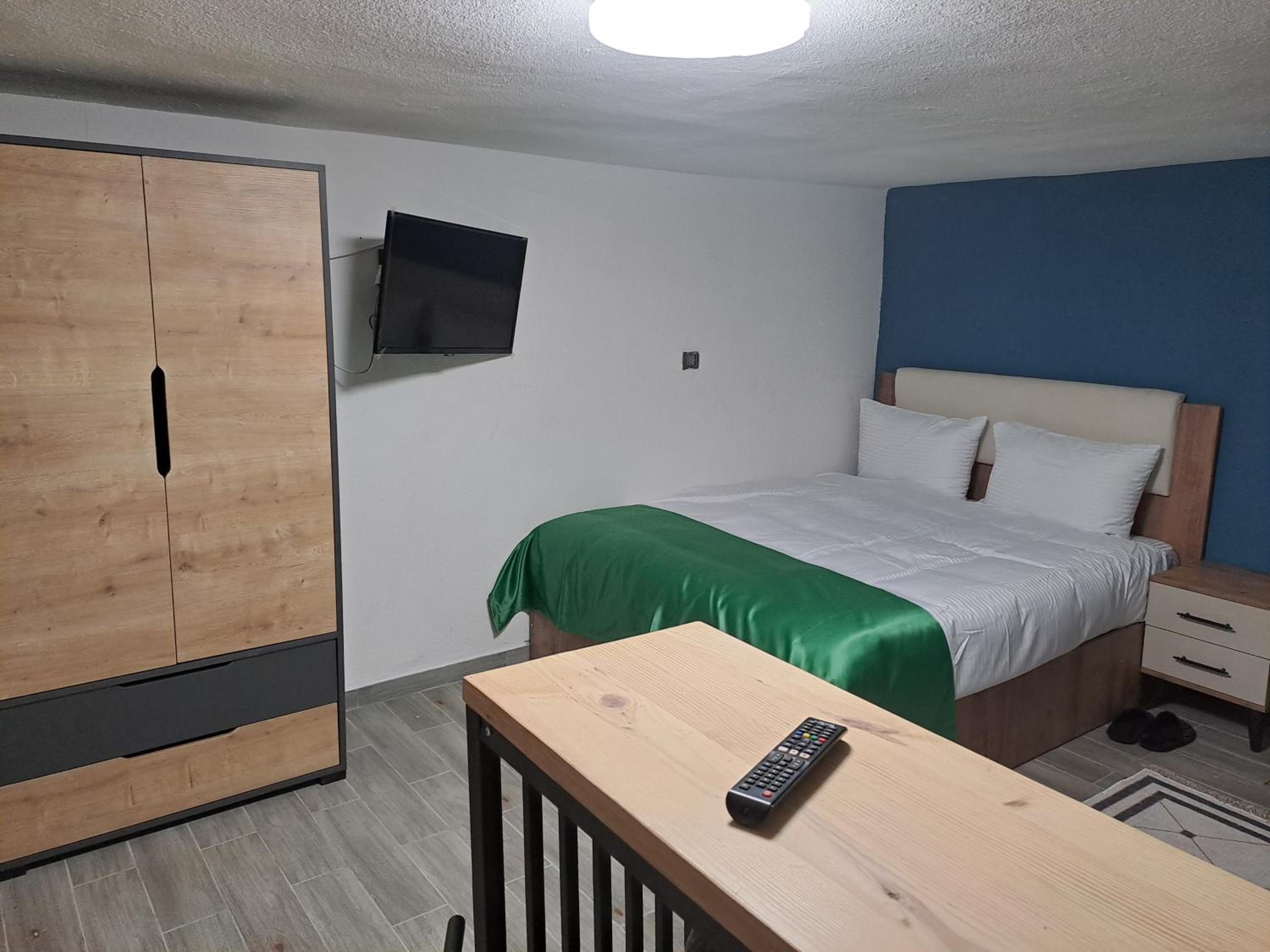 Studio Apartment photo 1