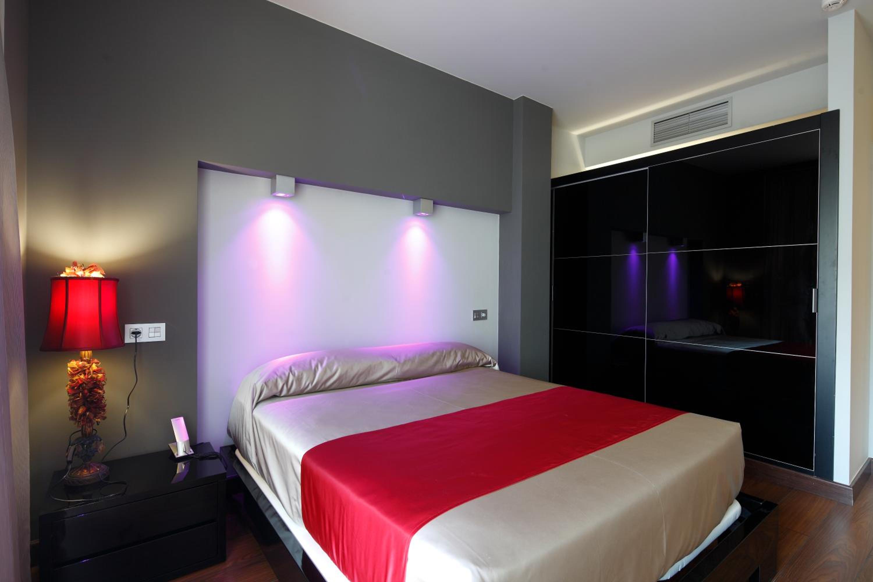 Double or Twin Room - Photo 2
