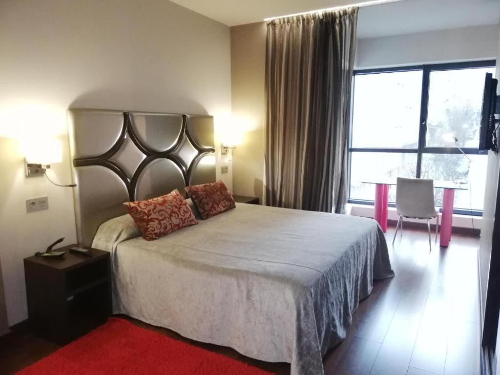 Double or Twin Room - Photo 3
