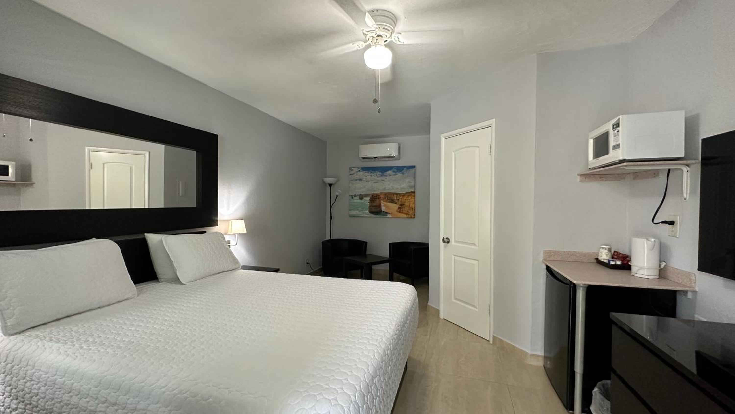 Standard Queen Room