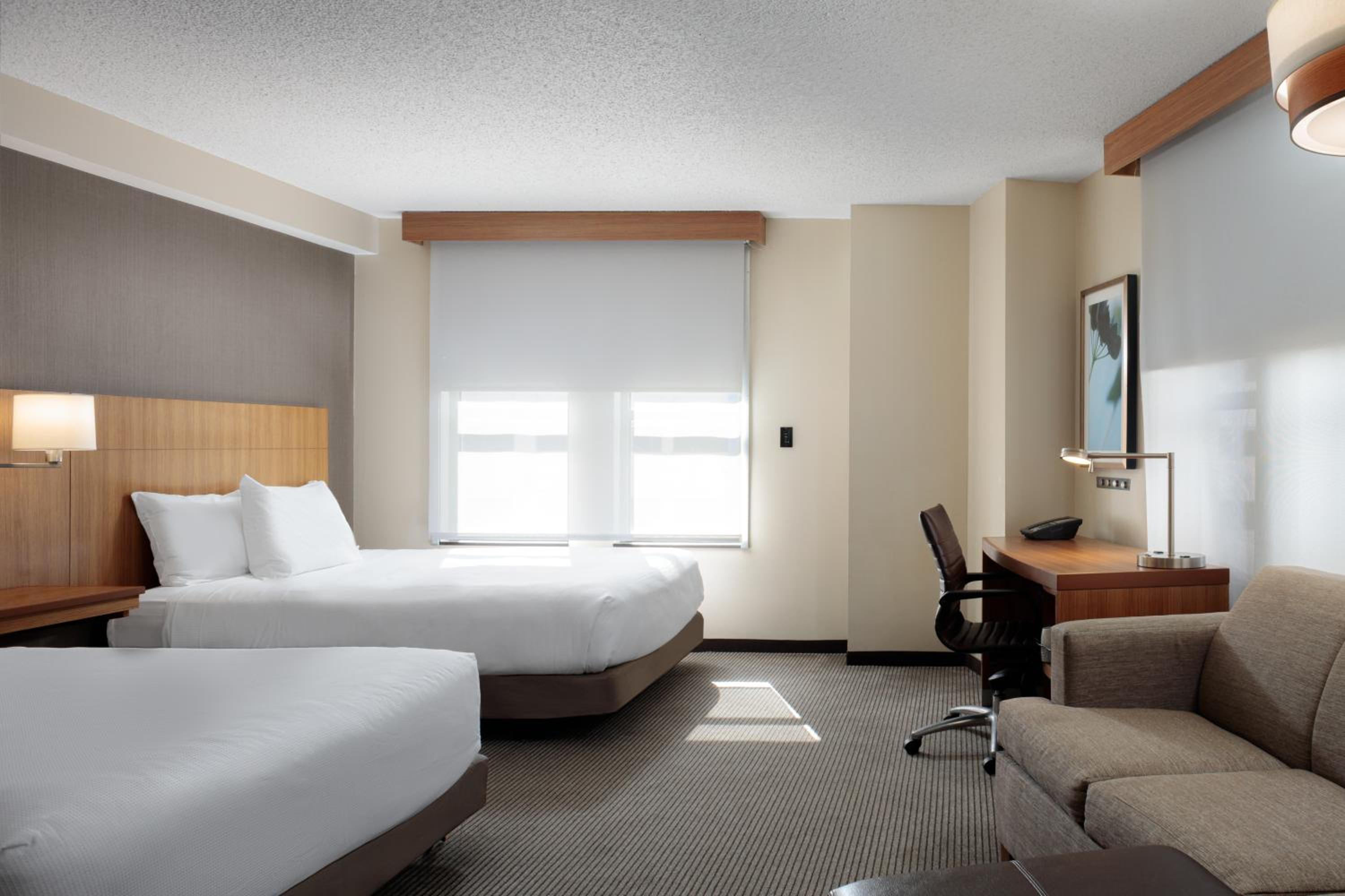 Queen Room with Two Queen Beds - Mobility Accessible - Photo 5
