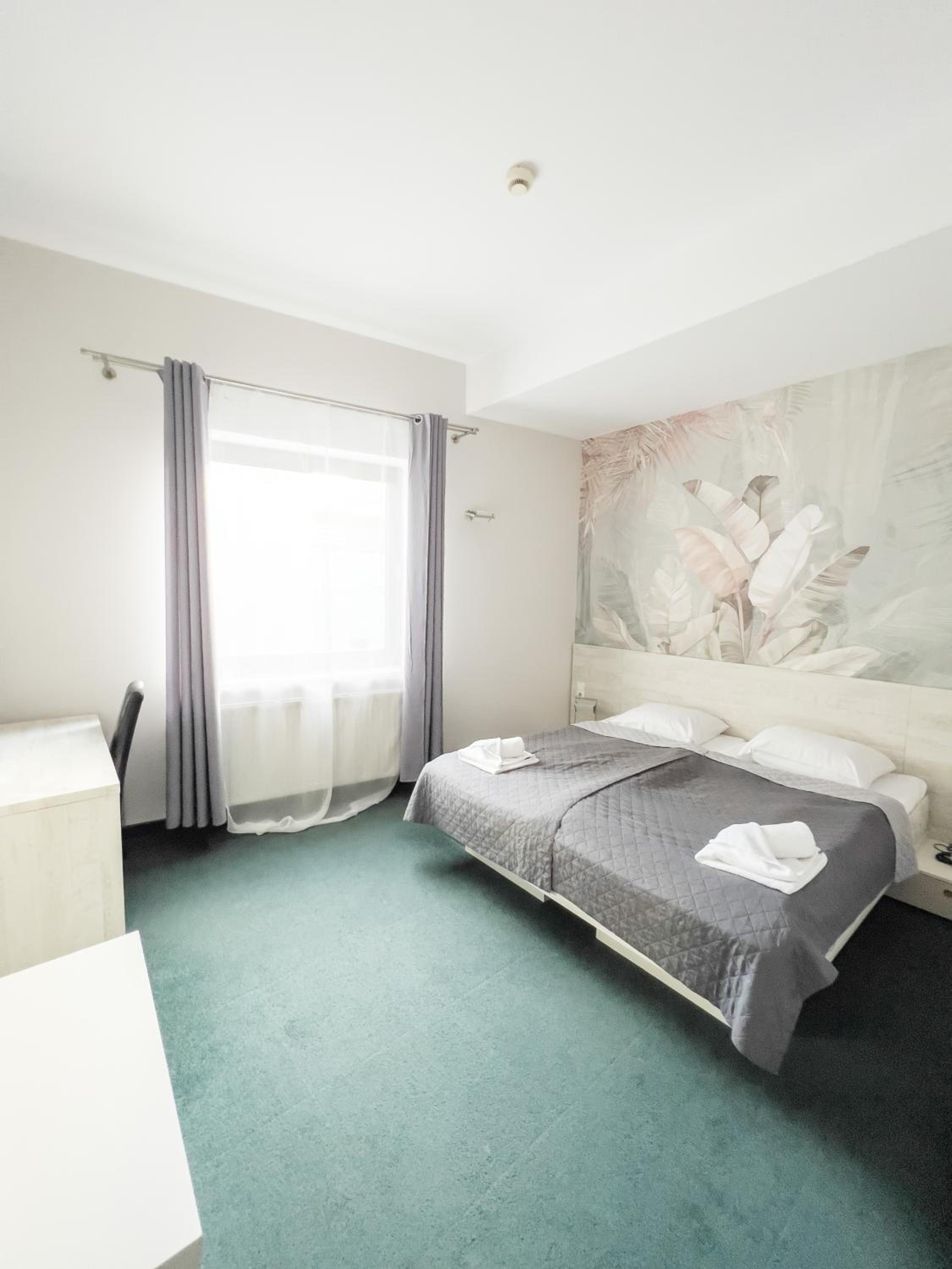 Double or Twin Room - Photo 5