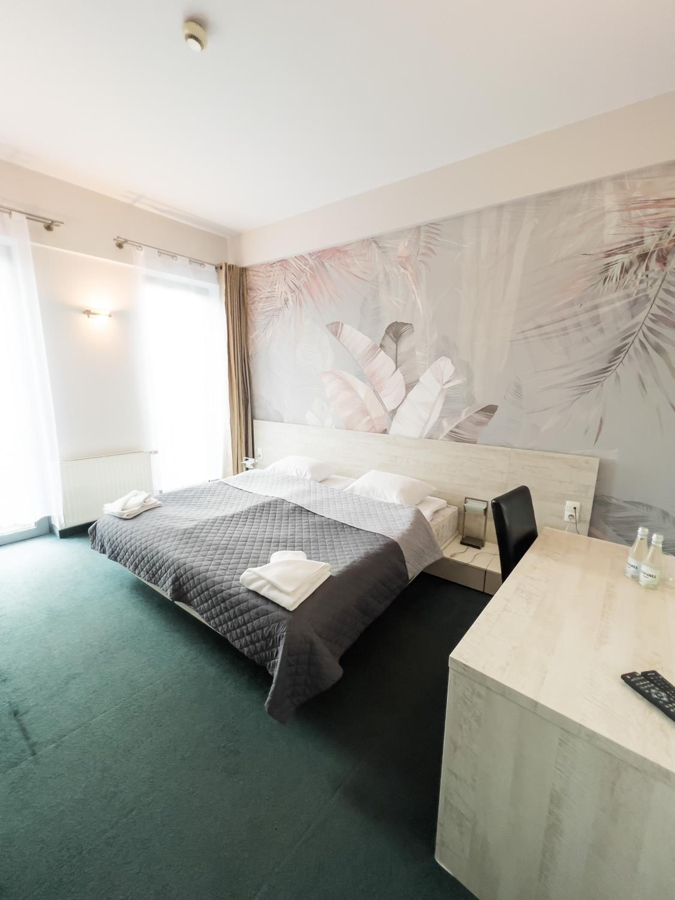 Double or Twin Room - Photo 4
